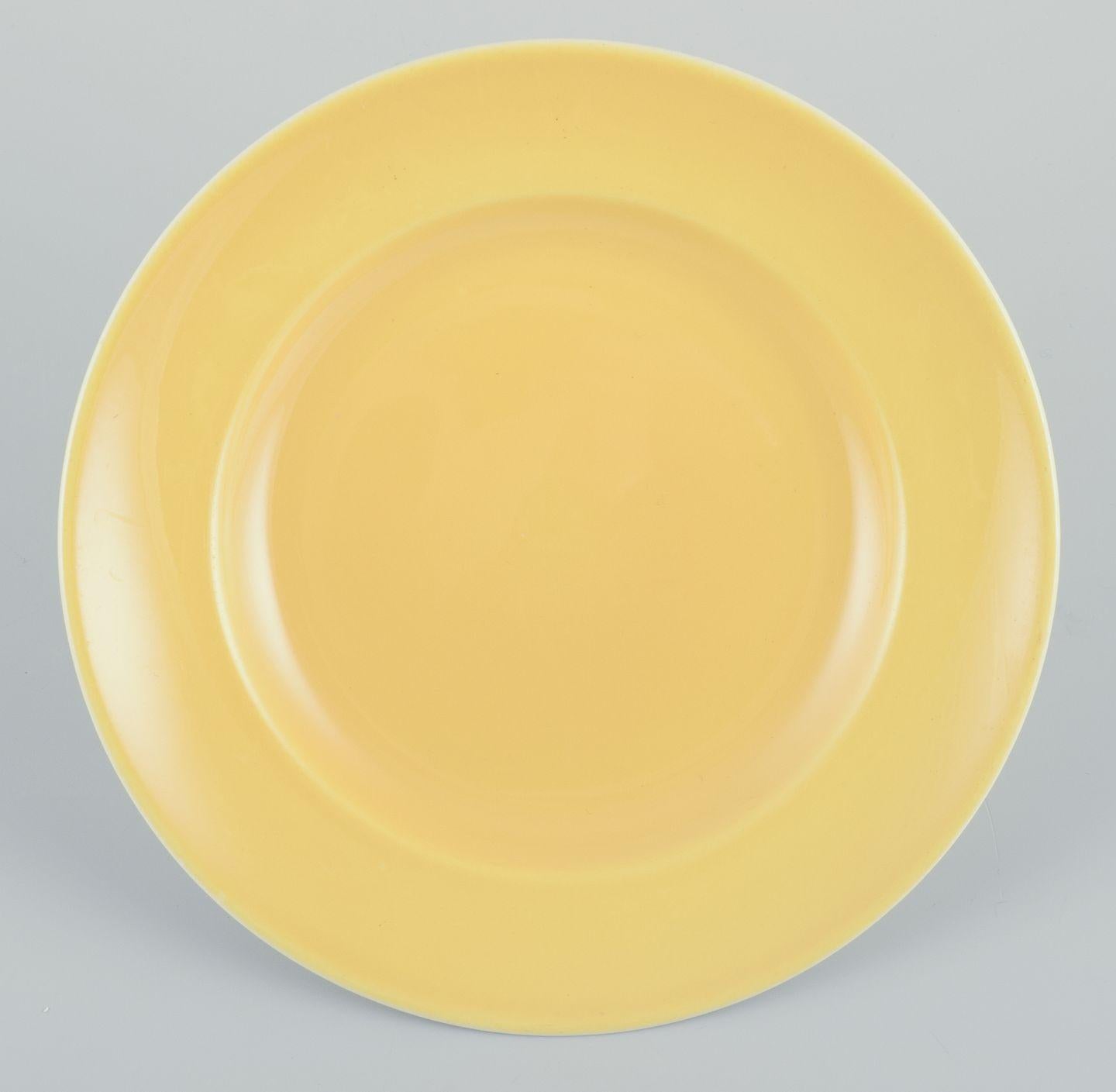 Scandinave moderne Huit assiettes 
