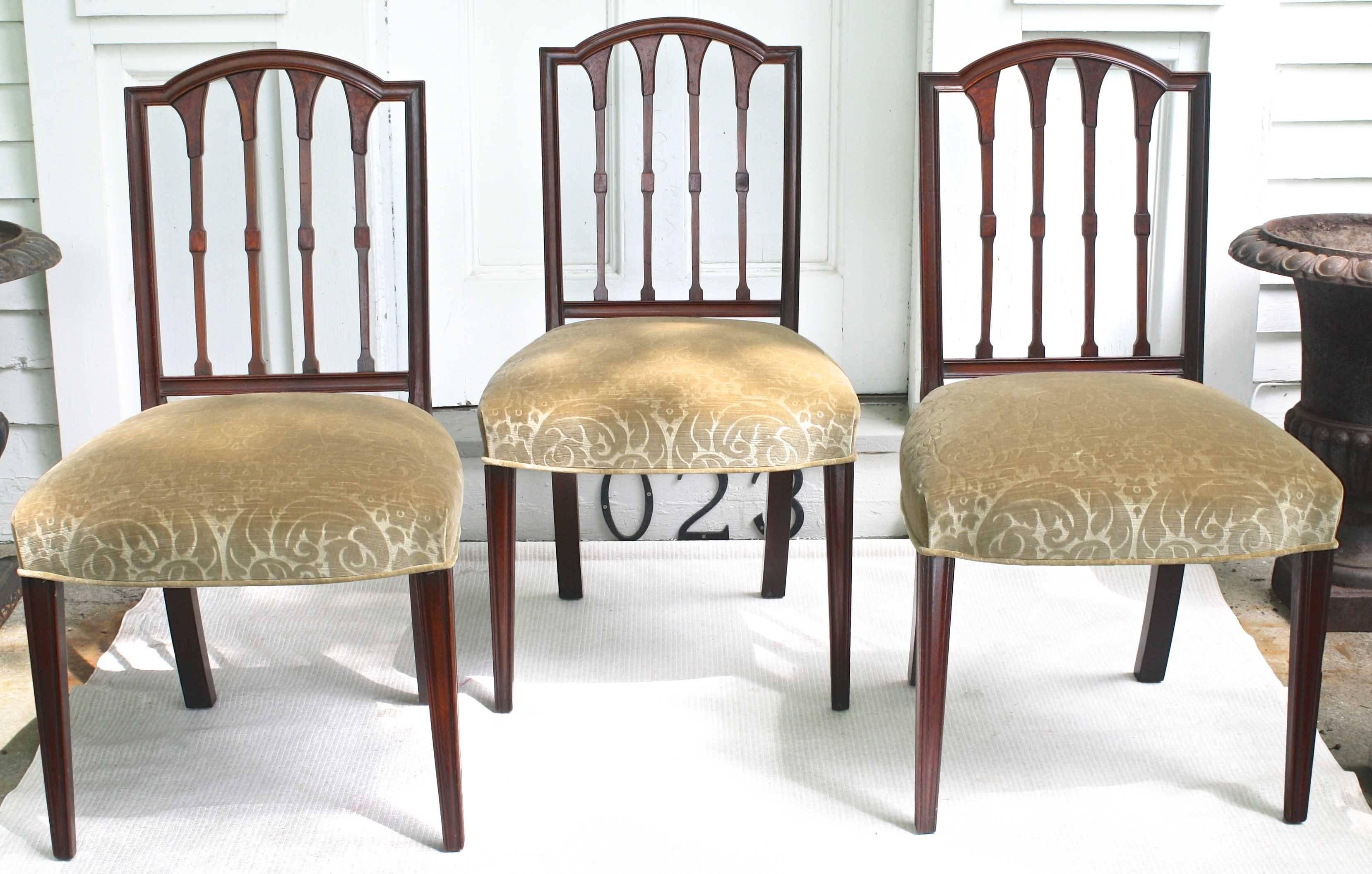 Carved EIGHT American Hepplewhite Revival Dining Chairs For Sale