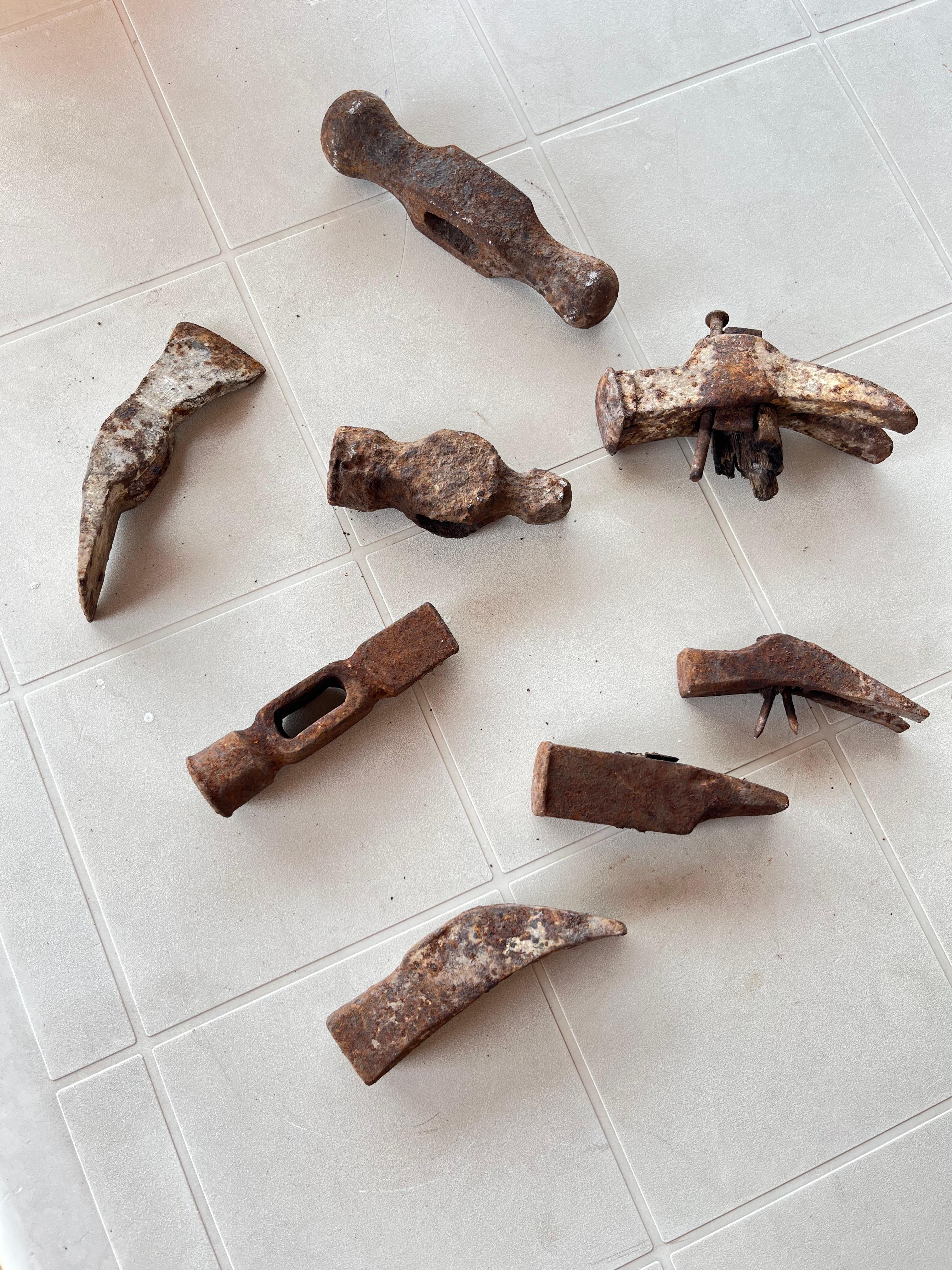  Huit anciens marteaux de forgeron fabriqués en France  Italie, années 1930 État moyen - En vente à Palermo, IT