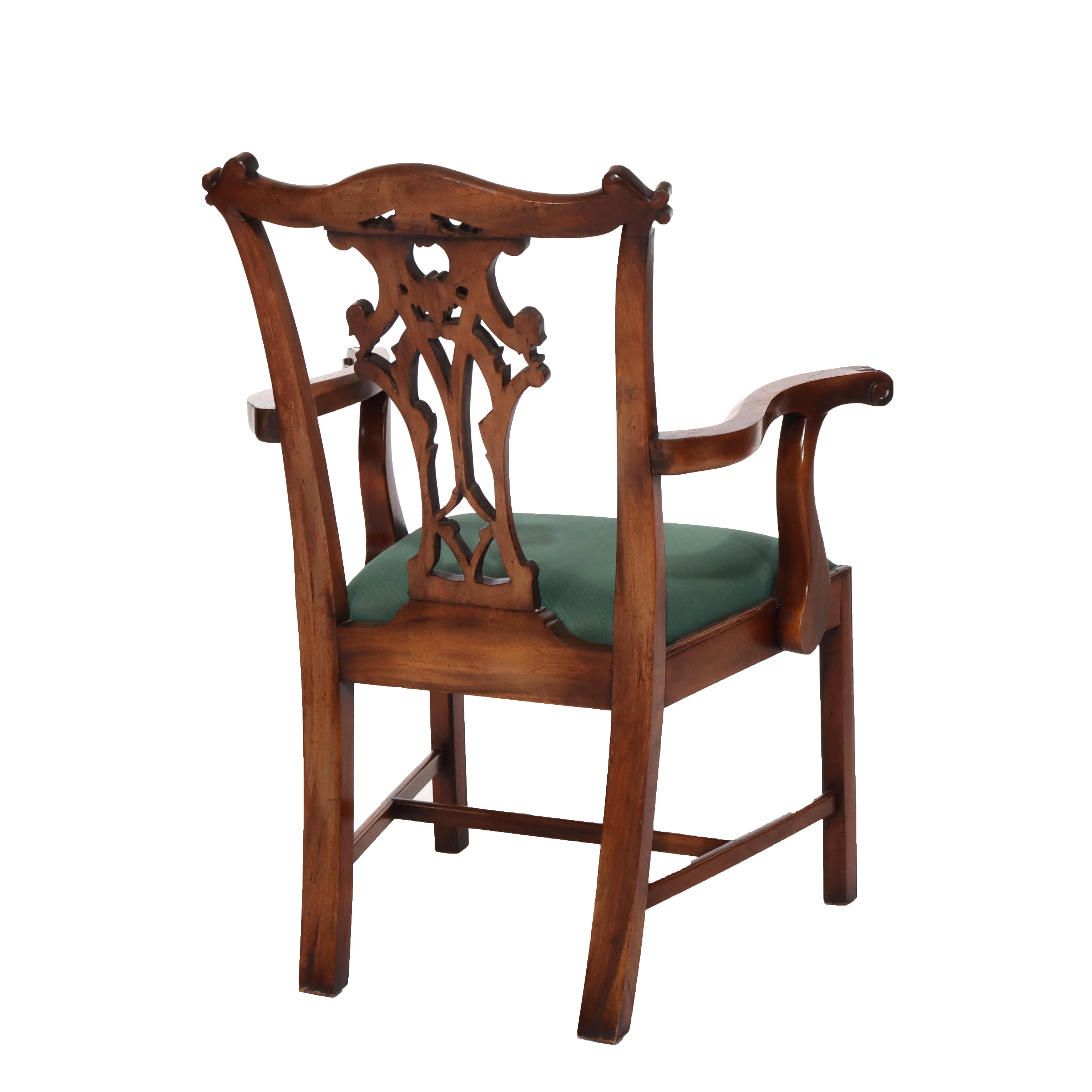 Huit chaises de salle à manger anciennes en acajou sculpté de Chippendale à dossier en ruban en vente 4