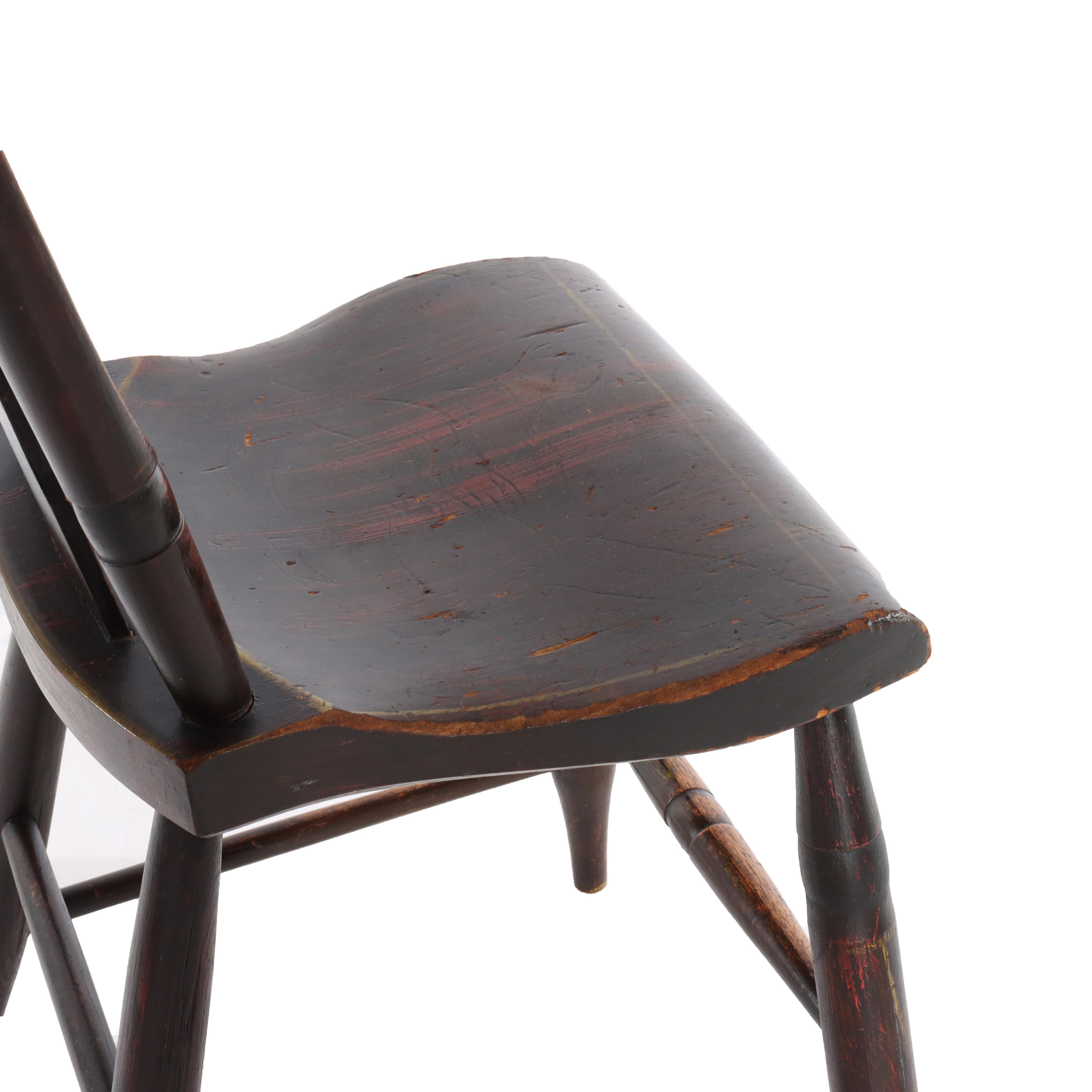 Eight Antique Floral &  Fruit Stenciled Splat Back Dining Chairs C1840 en venta 4