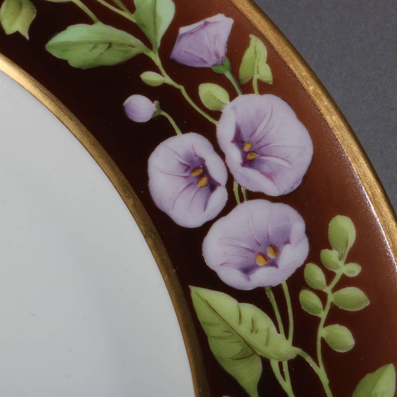 Eight Antique German Hand-Painted Bavaria Tirschenreuth Floral Dinner Plates In Good Condition In Big Flats, NY