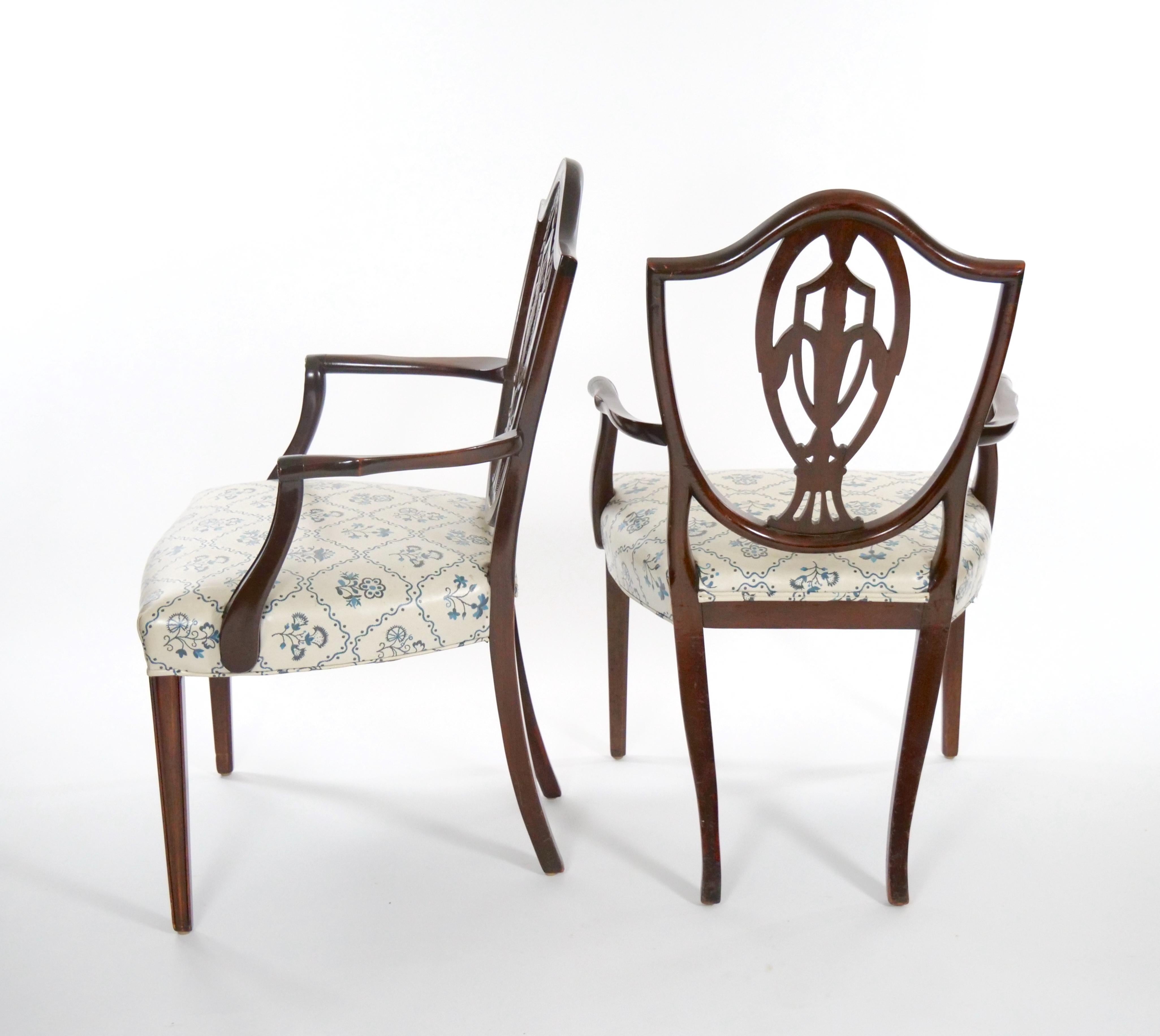 Huit chaises de salle à manger anciennes Hepplewhite en acajou sculpté Prince de Galles  en vente 8