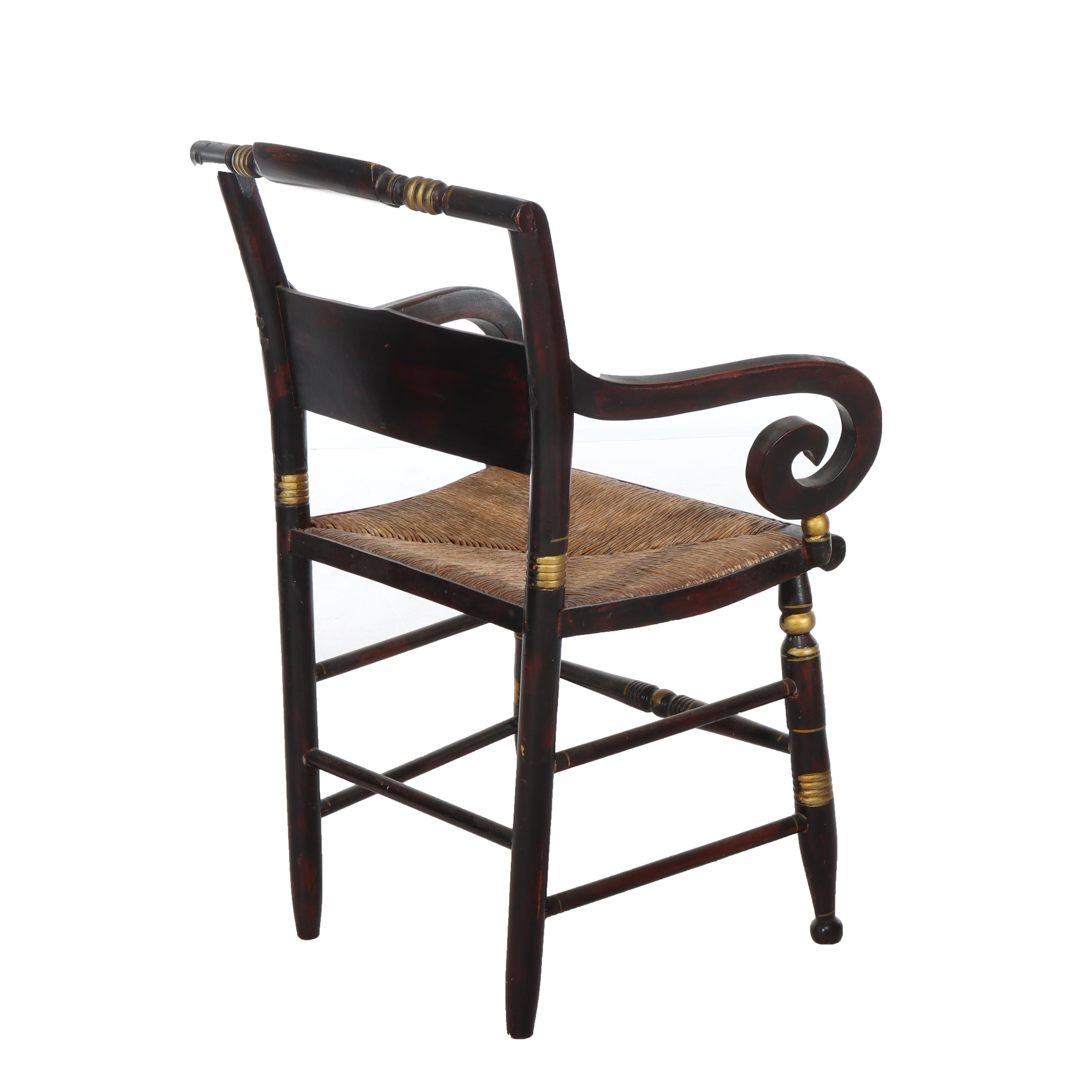 Huit chaises de salle à manger anciennes à dossier arqué, ébonisées, dorées et décorées au pochoir Hitchcock 19e siècle en vente 1