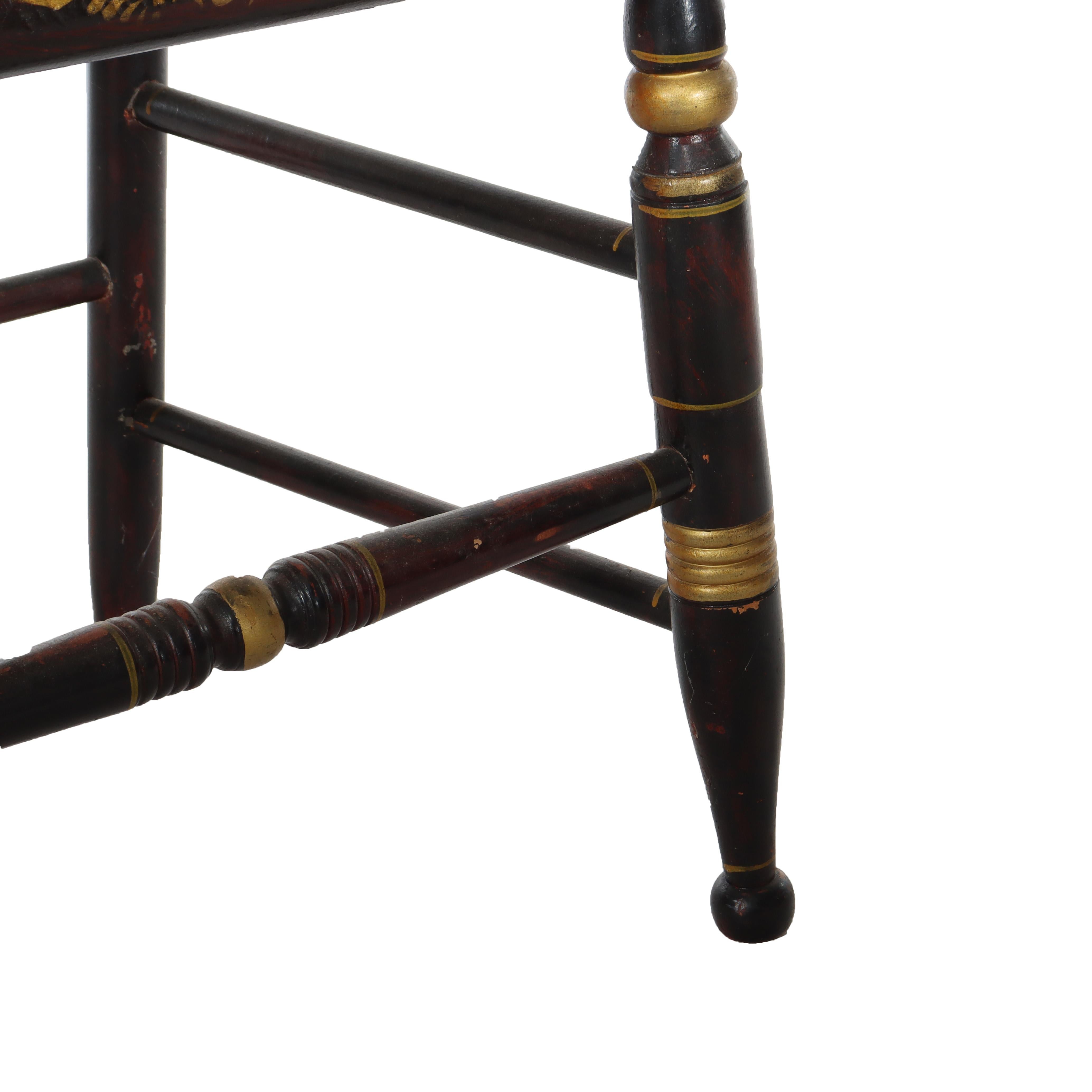 Huit chaises de salle à manger anciennes à dossier arqué, ébonisées, dorées et décorées au pochoir Hitchcock 19e siècle en vente 4