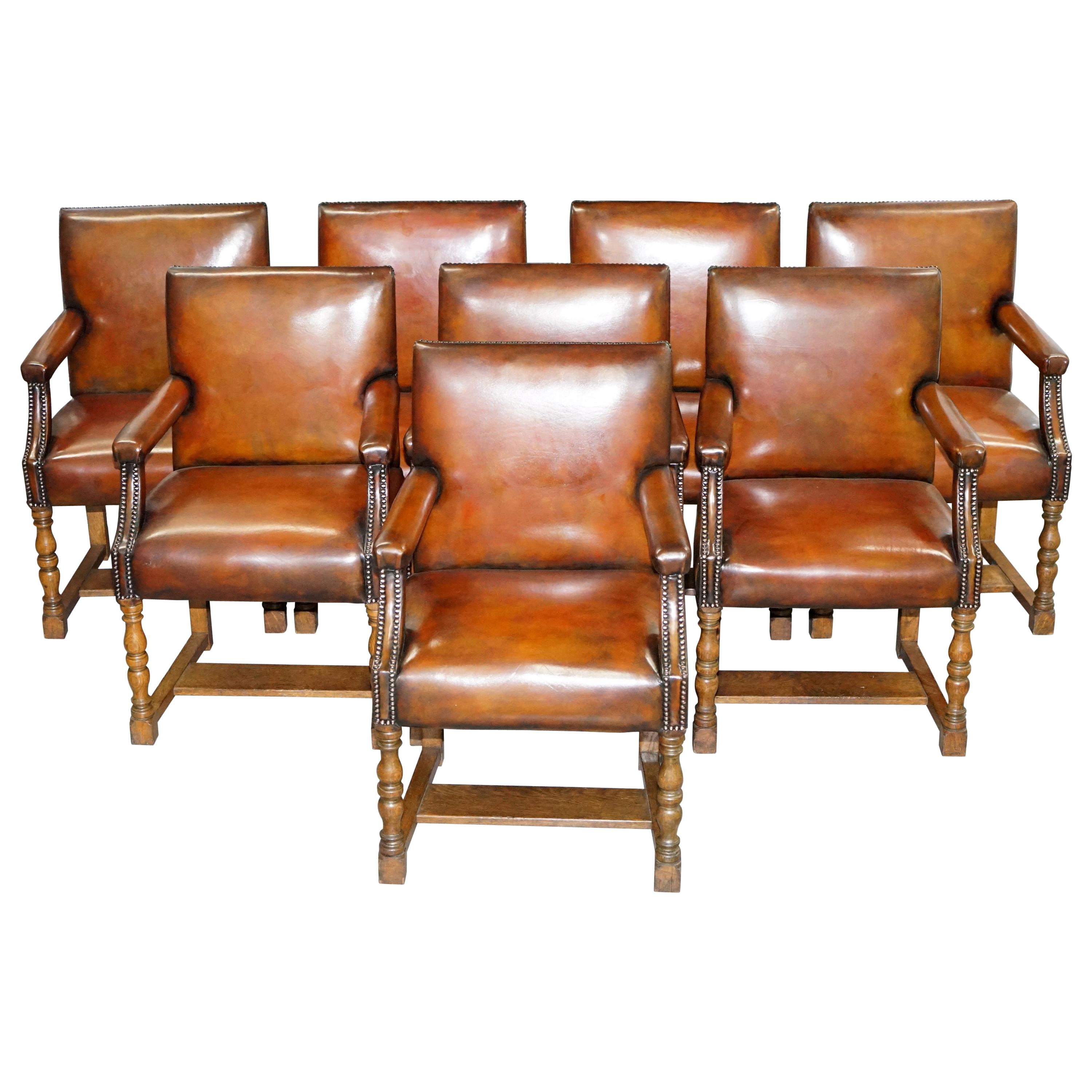 Huit fauteuils de salle à manger Gainsborough anciens de Howard and Sons en cuir brun sculpté