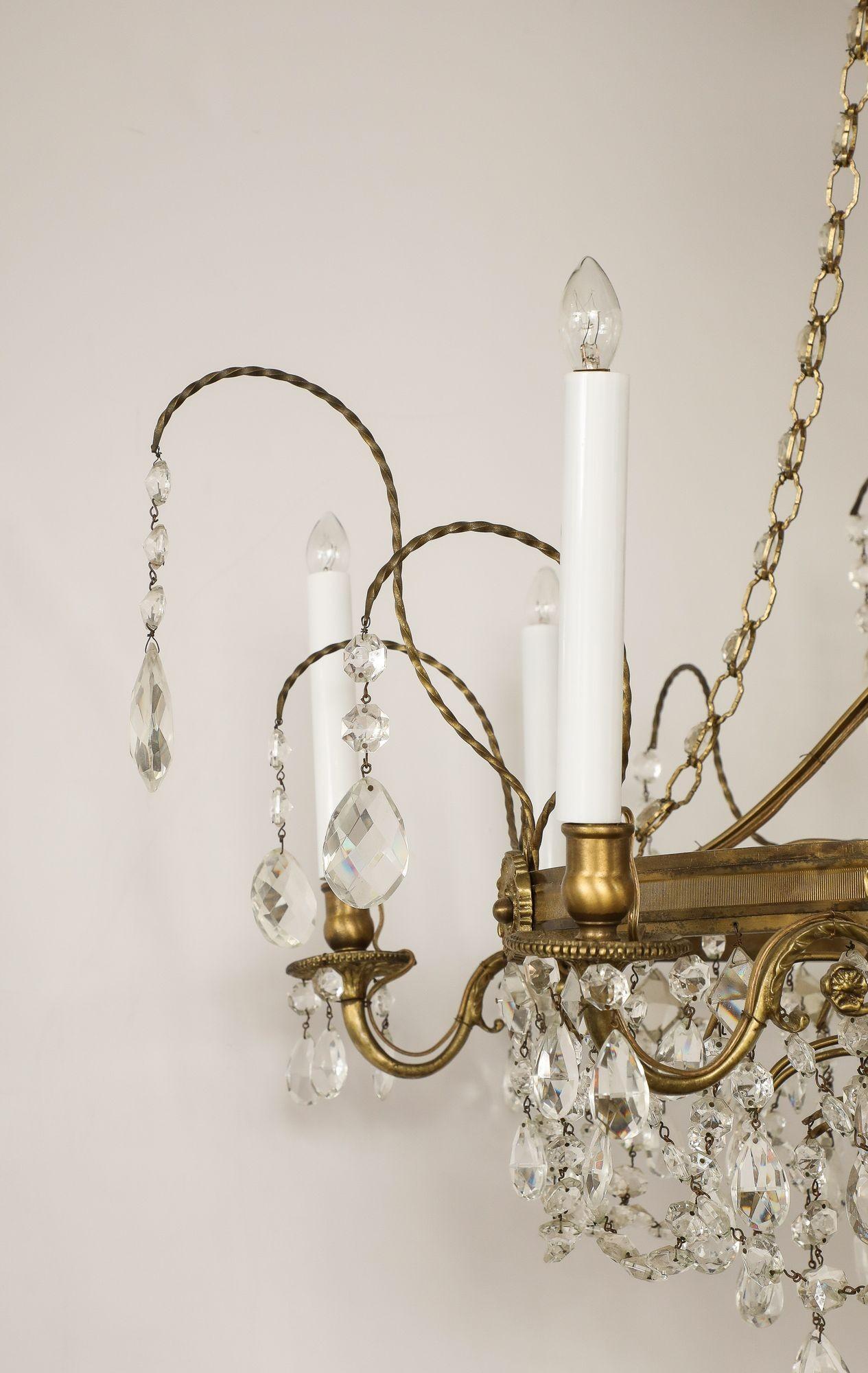 Lustre à huit branches en cristal et laiton, début du 20e siècle en vente 2