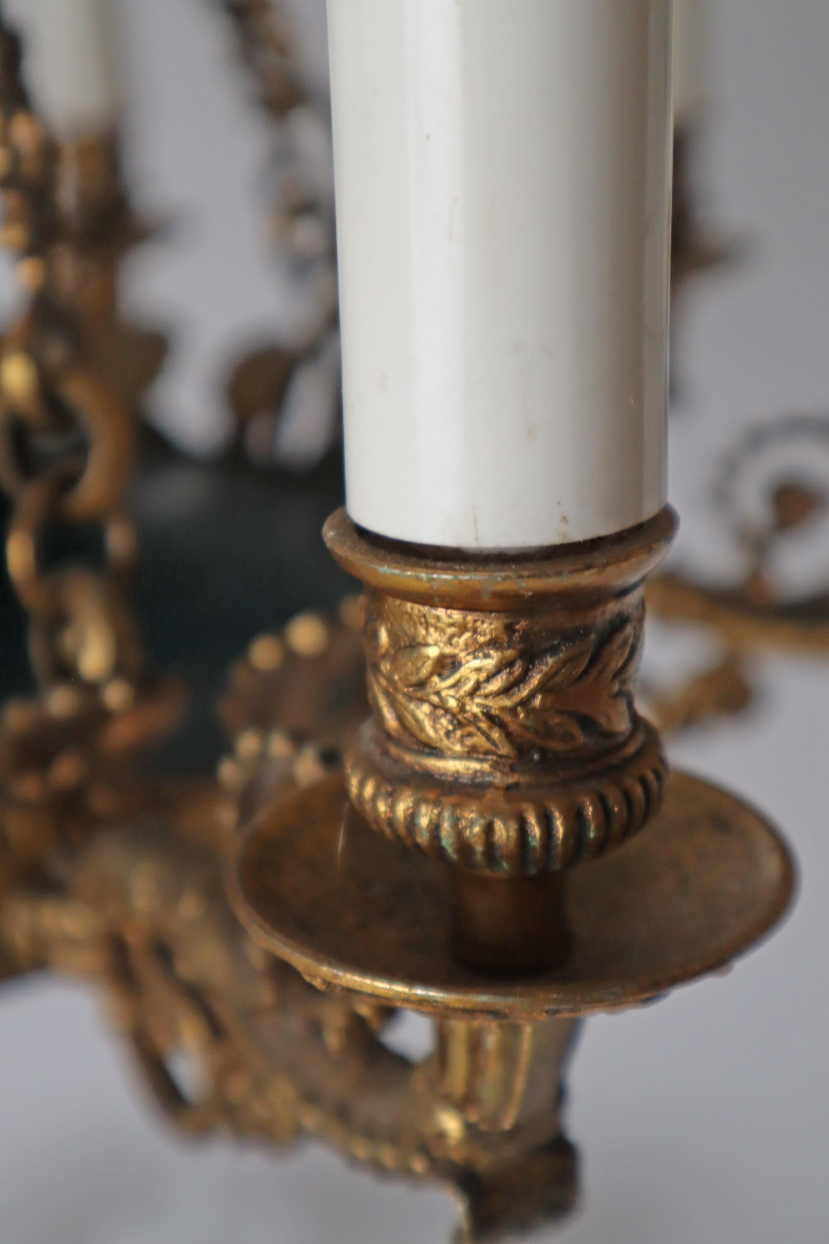 Eight-Armed Royal French Empire Bronze Chandelier in Gold and Forest Green For Sale 5