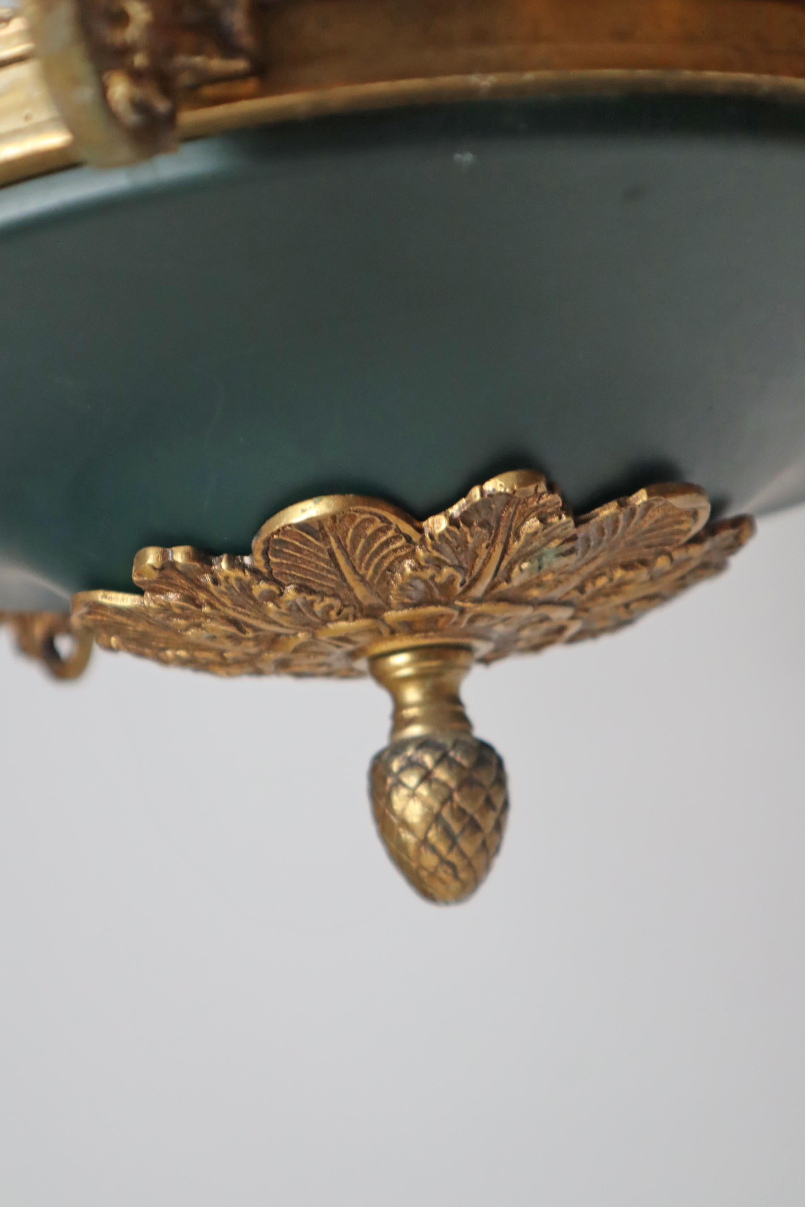 Eight-Armed Royal French Empire Bronze Chandelier in Gold and Forest Green For Sale 6