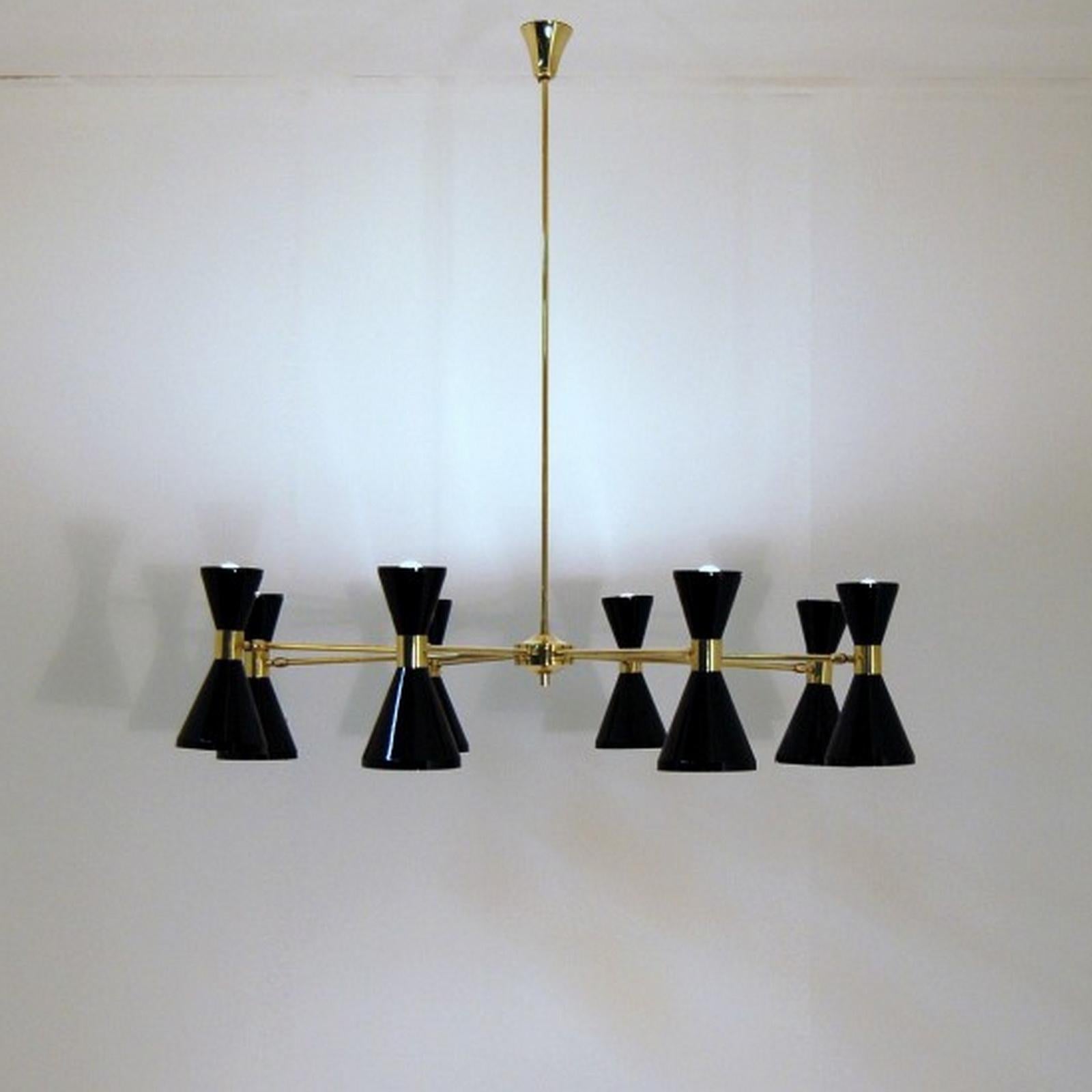 Mid-Century Modern Lustre à huit bras en laiton, abat-jour pivotant, style Stilnovo, seize ampoules en vente