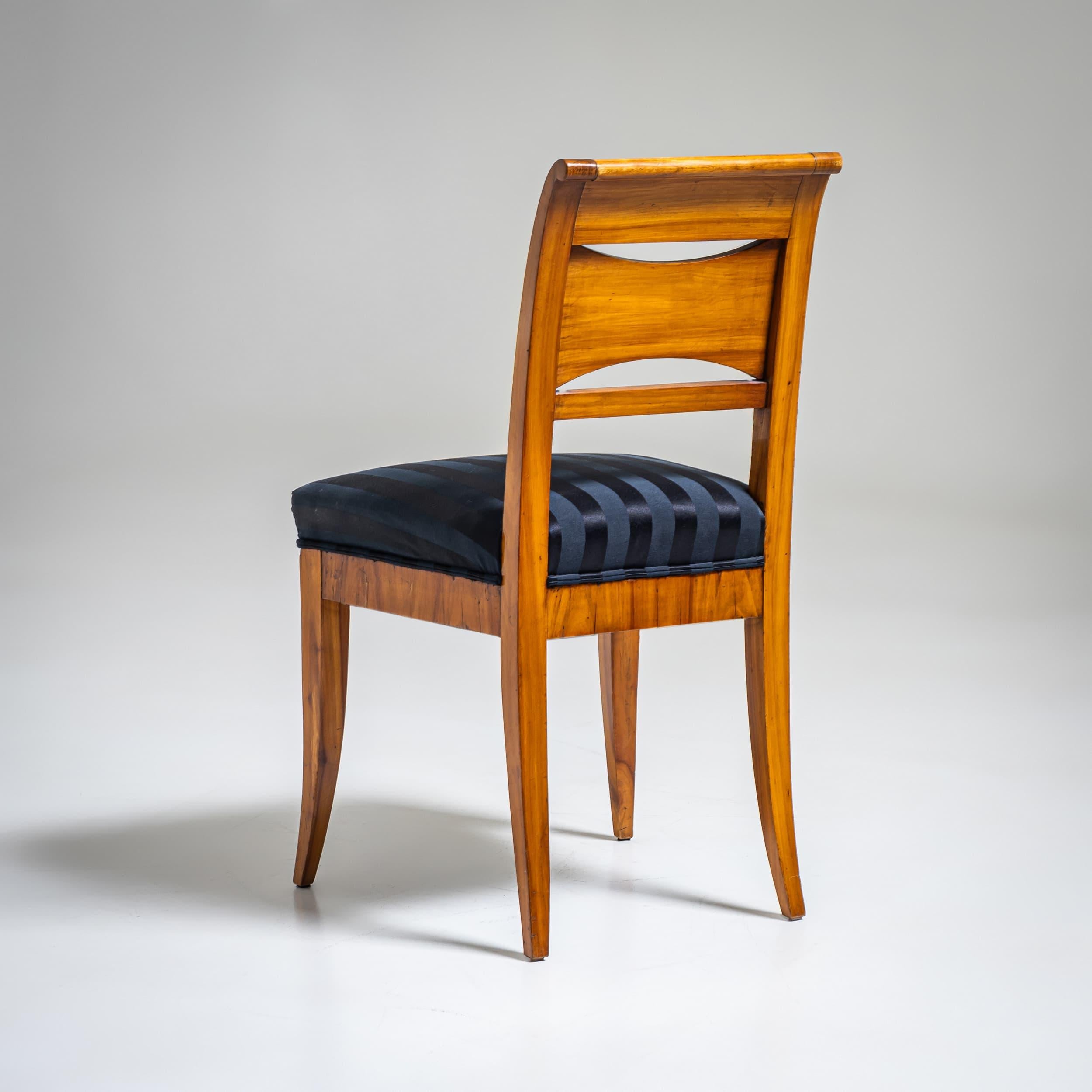 Early 19th Century Eight Biedermeier Dining Chairs, circa 1820 For Sale