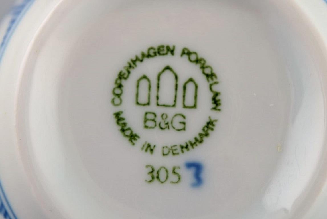 Acht blaue geriffelte Bing & Grndahl-Couchtische mit Untertassen im Zustand „Hervorragend“ im Angebot in Copenhagen, DK