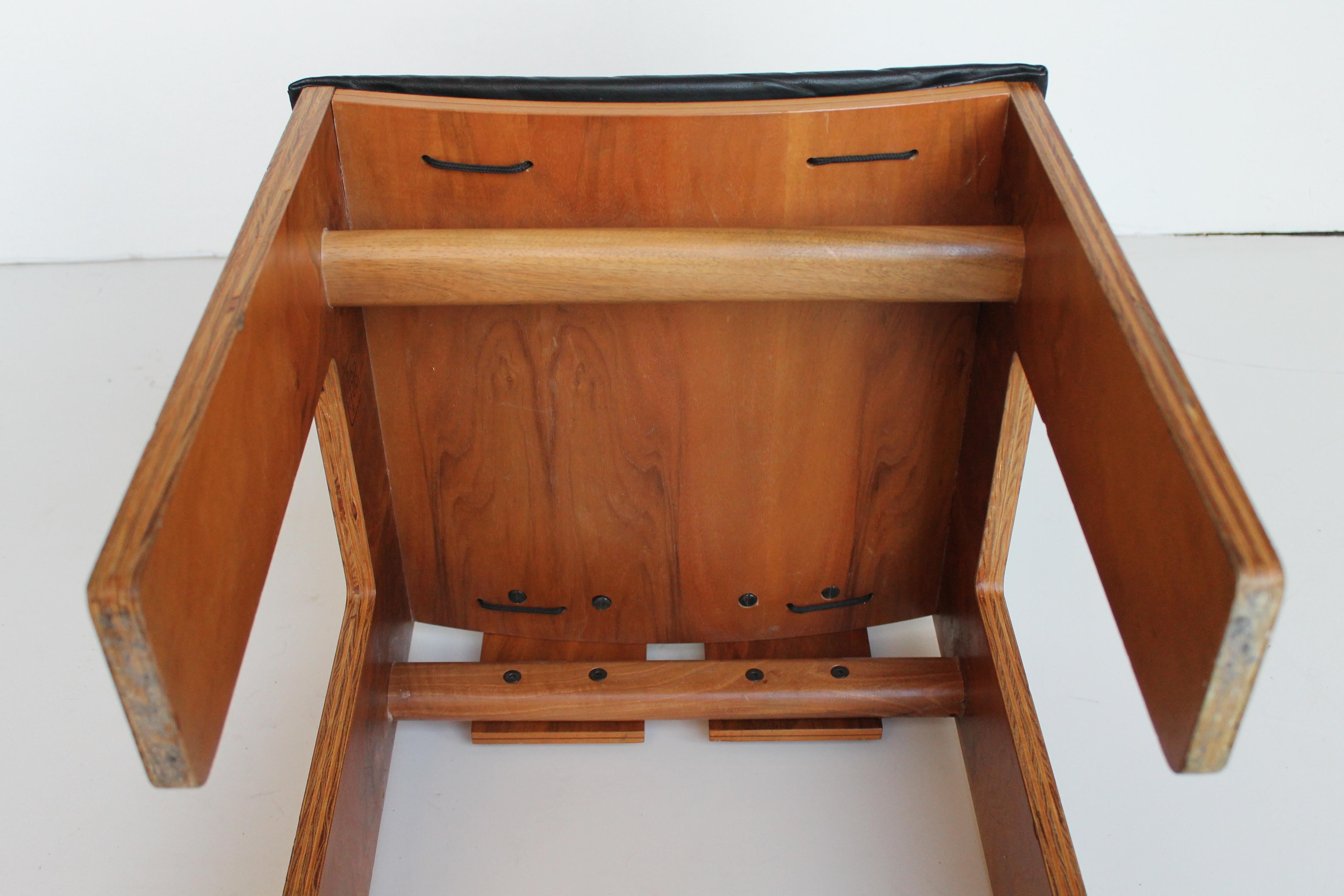Mid-Century Carlo Scarpa Natural Walnut Italian Chairs Mod 1934-765 Bernini 1977 5