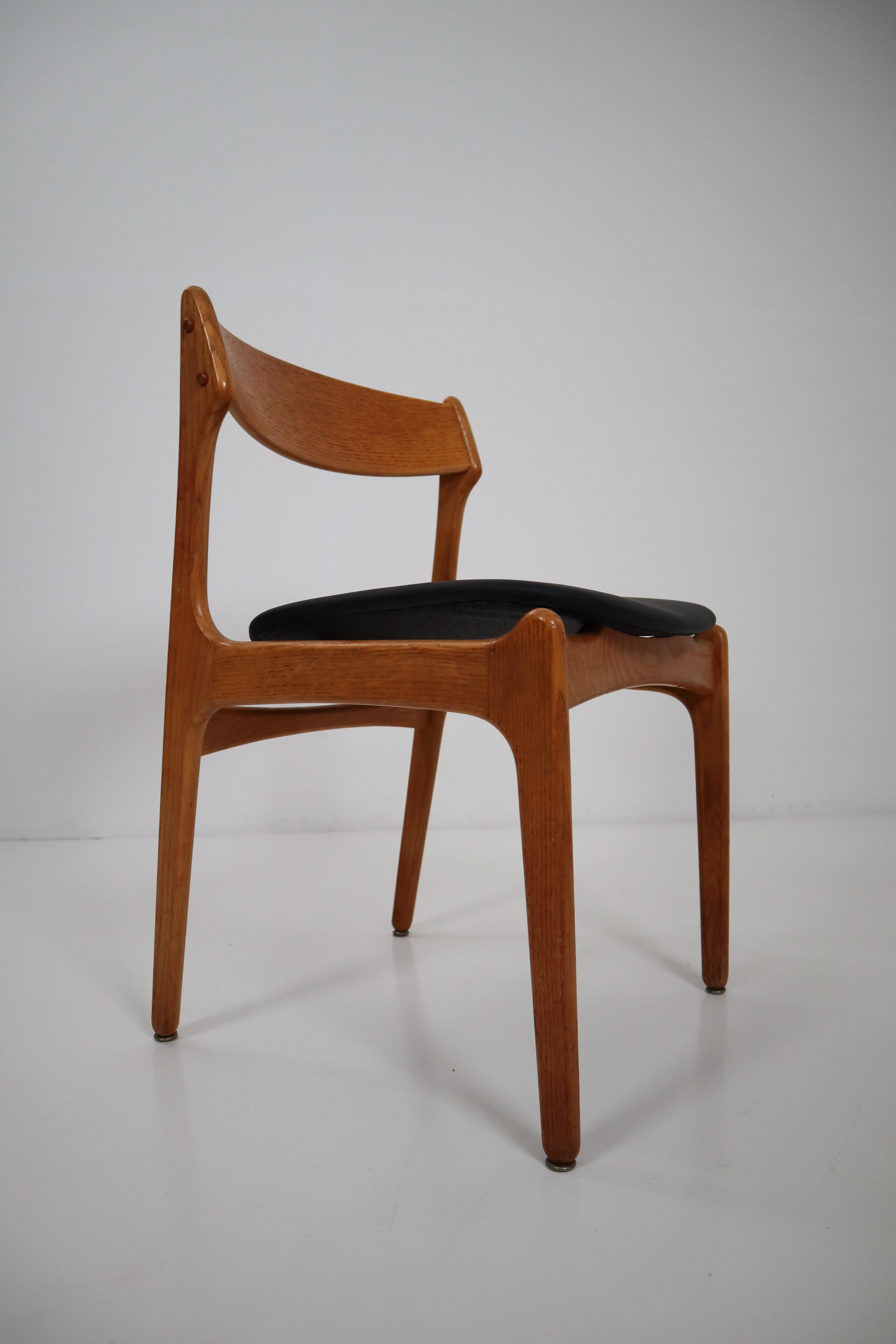Eight Chairs Designed by Erik Buck, Black Leather and Oak by O.D. Mobler 5