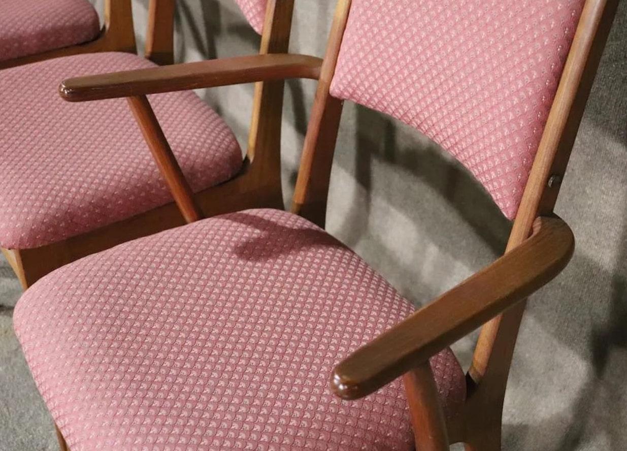 Acht dänische Esszimmerstühle aus der Mitte des Jahrhunderts im Angebot 2