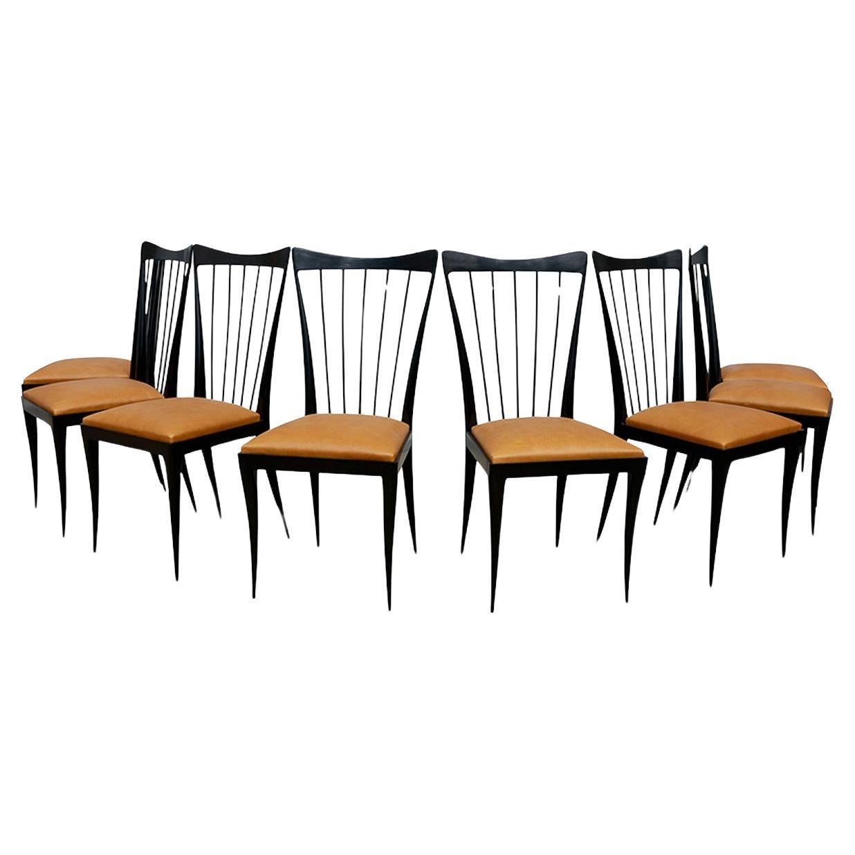 Ensemble de huit chaises de salle à manger en bois dur et cuir beige, Giuseppe Scapinelli, Brésil
