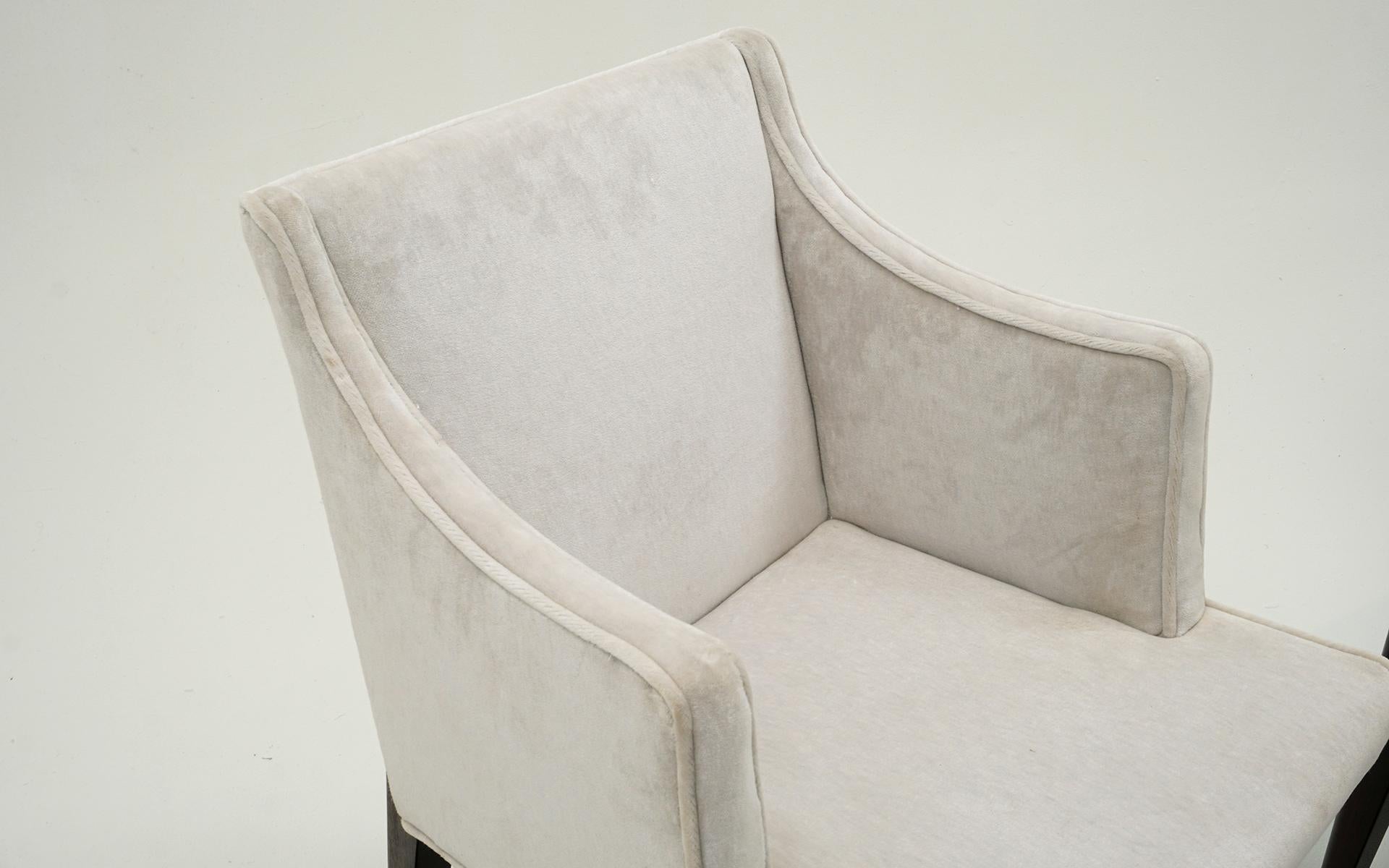 Mohair Otto sedie da pranzo di Edward Wormley per Dunbar.  Restaurato con perizia. in vendita