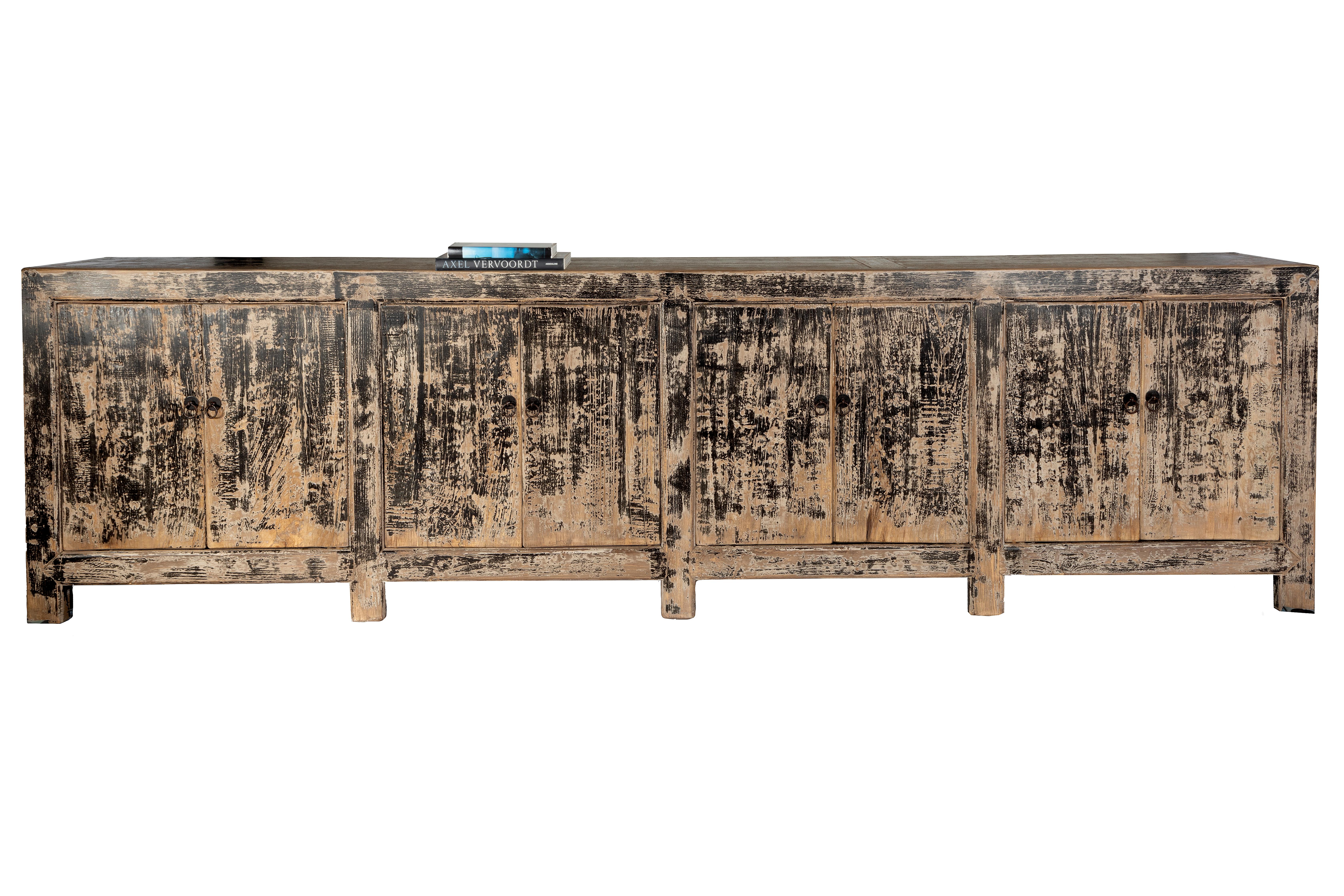 This piece is a part of Brendan Bass’s one-of-a-kind collection, Le Monde. French for “The World”, the Le Monde collection is made up of rare and hard to find pieces curated by Brendan from estate sales, brocantes, and anywhere beautiful pieces can