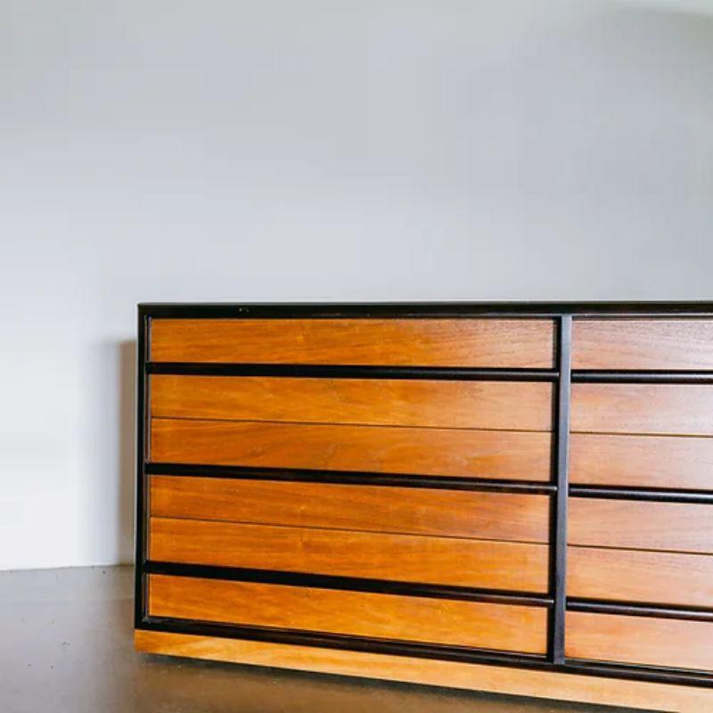 Eight Drawer Commode Designed by TH Robsjohn Gibbings, 1950s In Good Condition In Donhead St Mary, Wiltshire