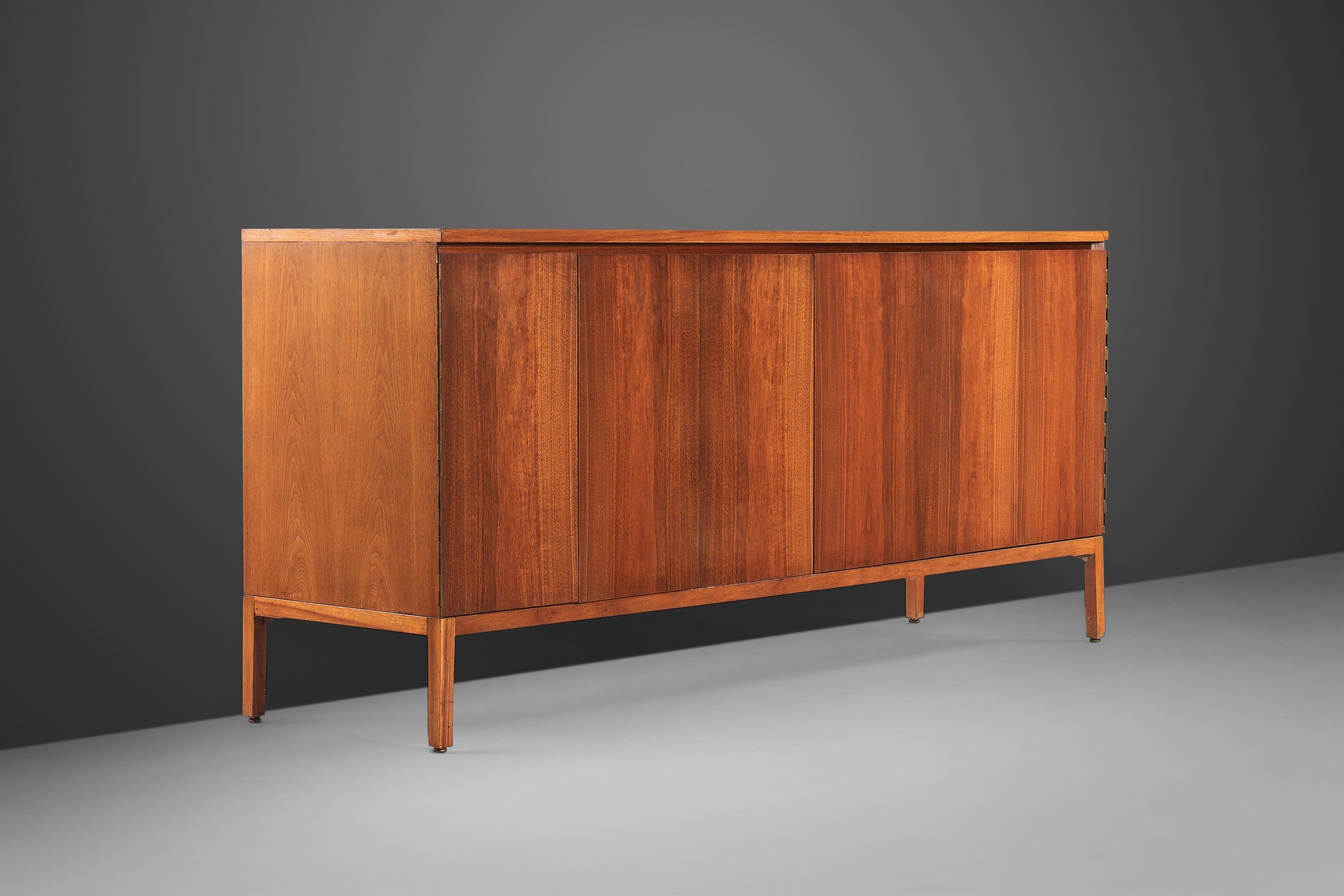 Mid-Century Modern Eight Drawer 'Irwin' Credenza / Dresser by Paul McCobb for Calvin Furniture, USA For Sale
