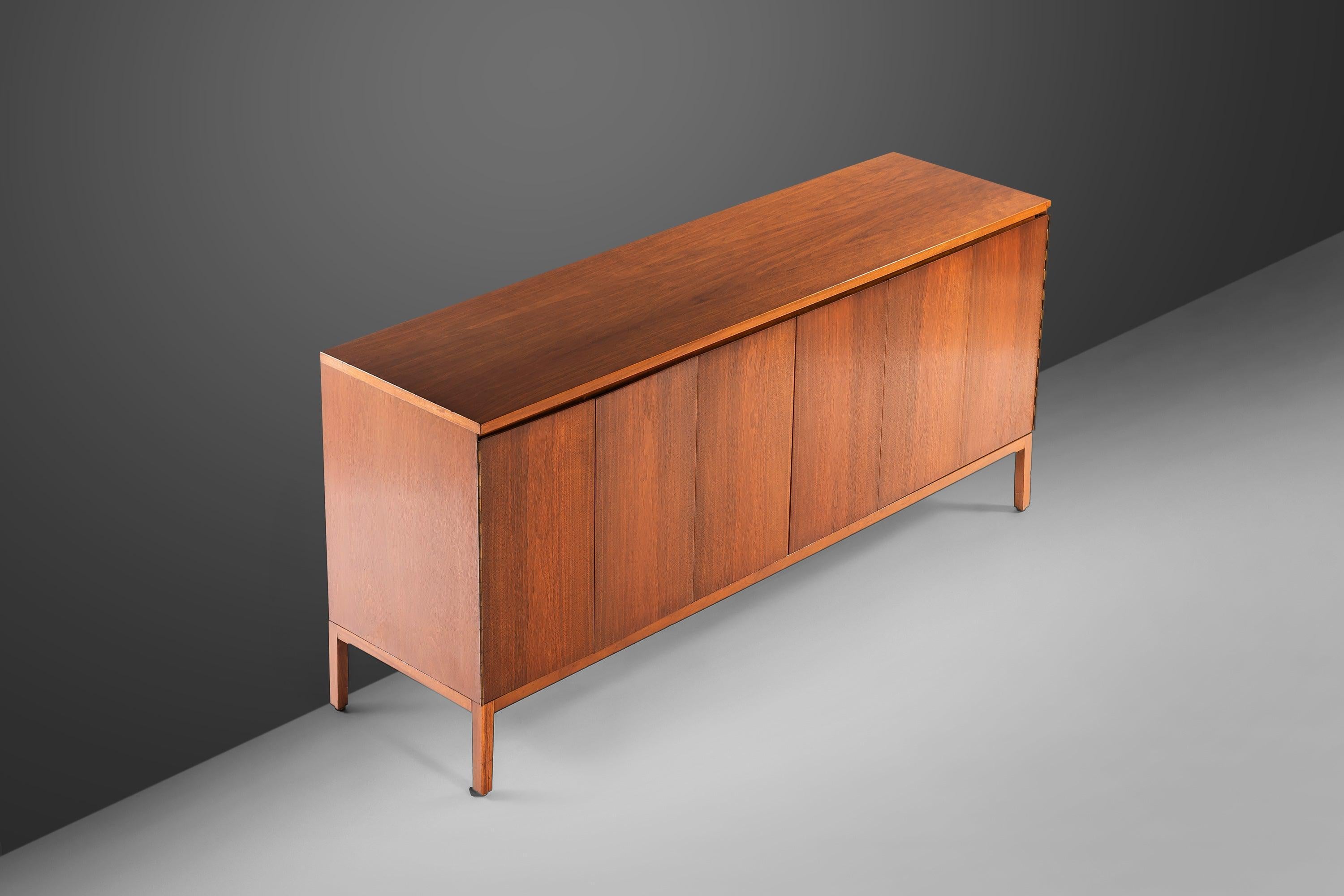American Eight Drawer 'Irwin' Credenza / Dresser by Paul McCobb for Calvin Furniture, USA For Sale