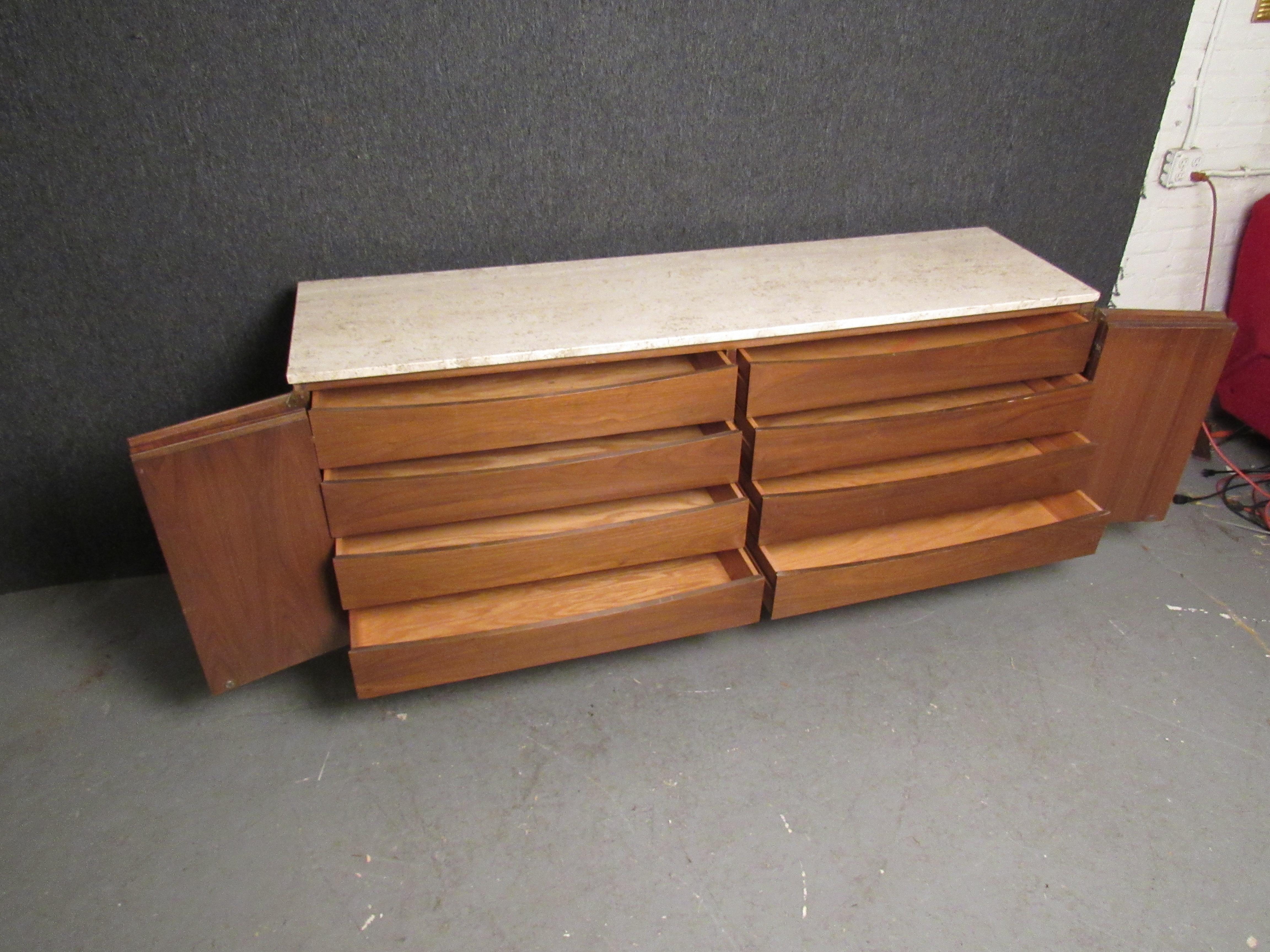 Paul McCobb for Calvin Furniture Eight Drawer Marble Top Dresser In Good Condition For Sale In Brooklyn, NY