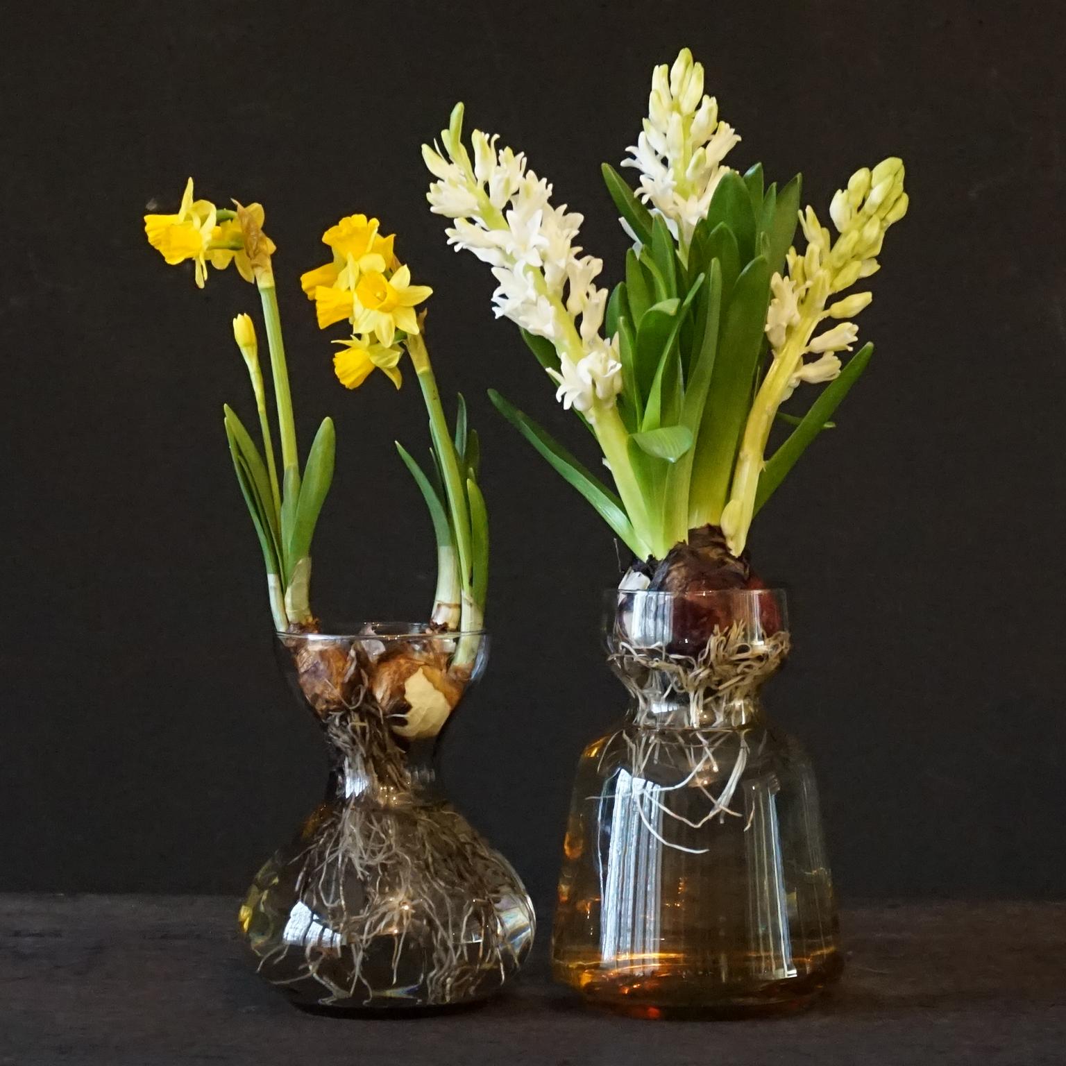 Eight Dutch 1960 Royal Leerdam Crystal and Rimac Baarn Bulb Vaseline Glass Vases For Sale 1