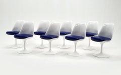 Otto sedie da pranzo Eero Saarinen White Tulip W/ Swivel per Knoll, sedute blu