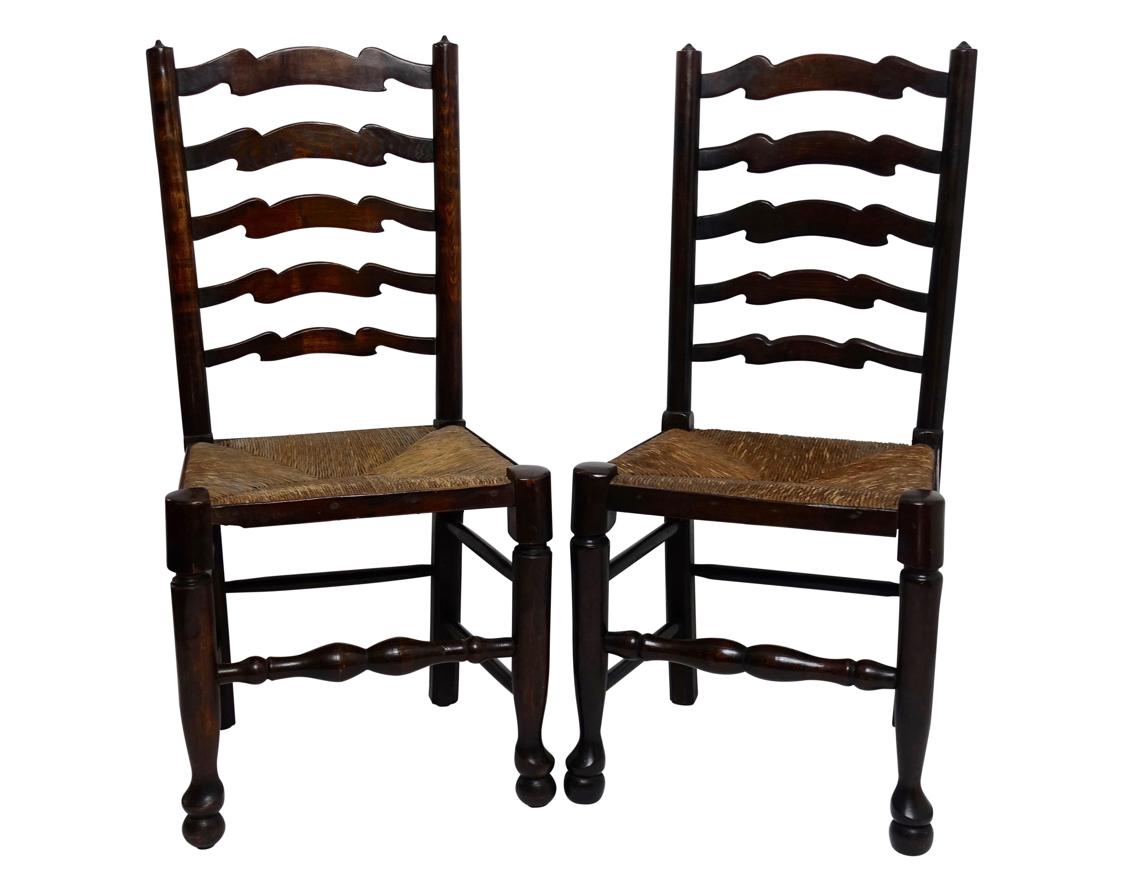 Eight Elmwood Lancashire Ladder Back Dining Chairs, English Early 20th Century In Good Condition In San Francisco, CA