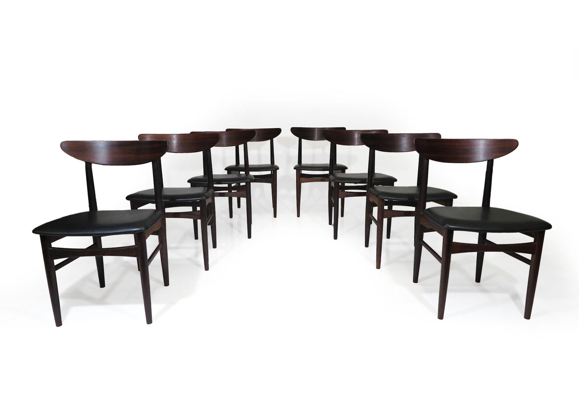 Bois de rose Huit chaises de salle à manger en palissandre danois E.W Bach en vente