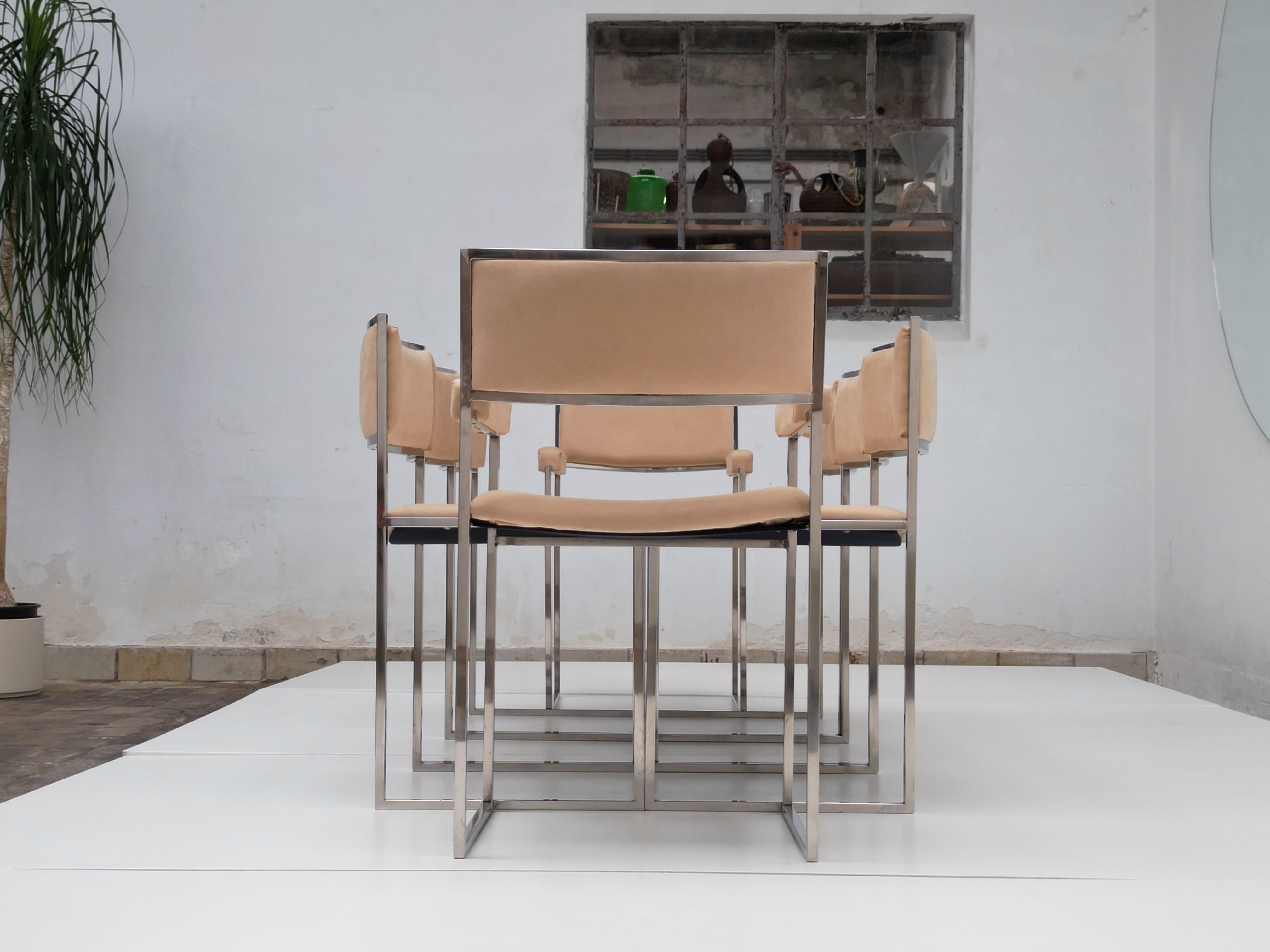 Authentic early 1970's produced SQ-BR Square chairs by Willy Rizzo

A large set of 6 SQ Square dining chairs and 2 rare matching SQ-BR armrest dining chairs

All chairs are marked with the WIlly Rizzo signature stamped on the stainless steel