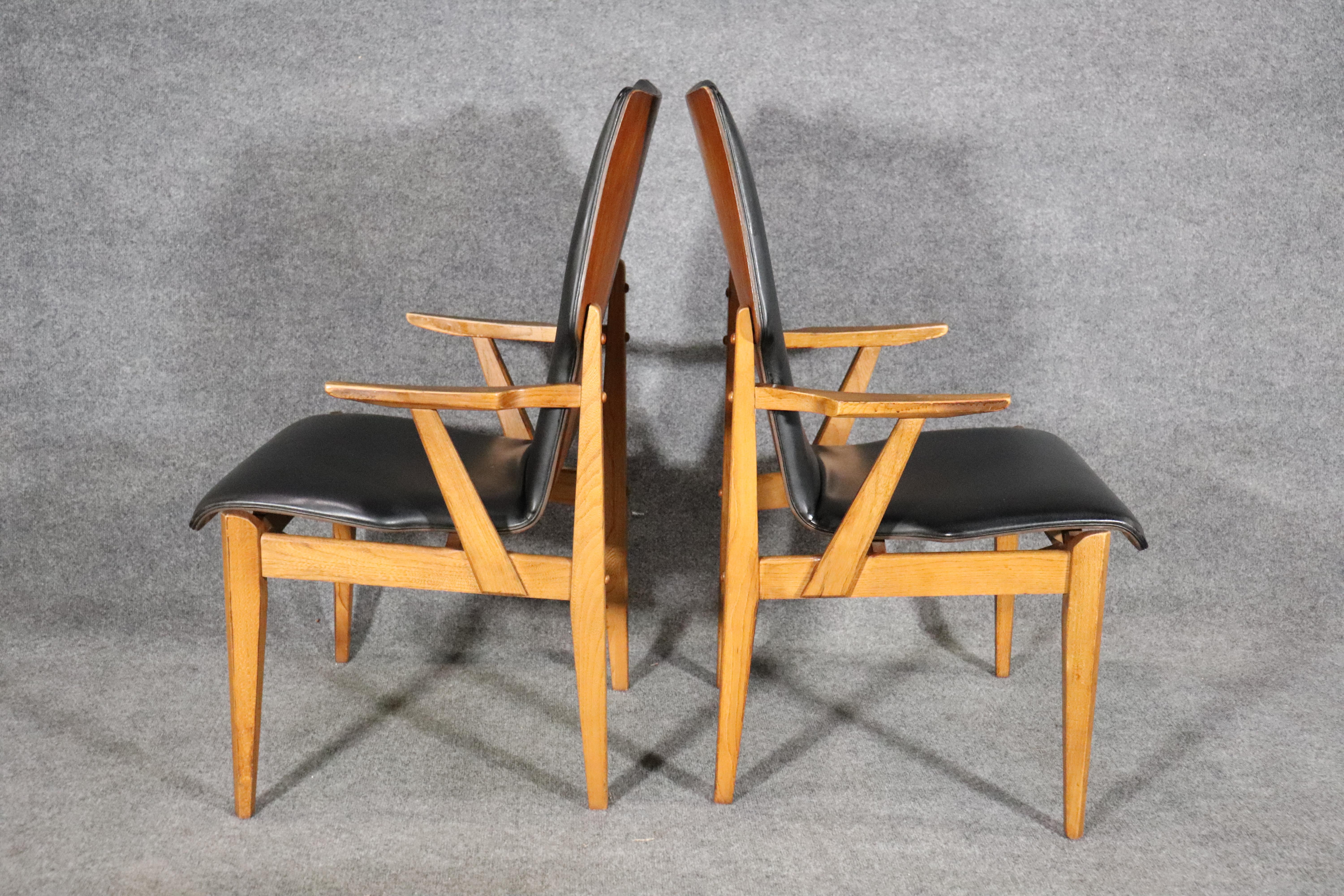 Mid-Century Modern Huit chaises de salle à manger « Première édition » de Lane en vente