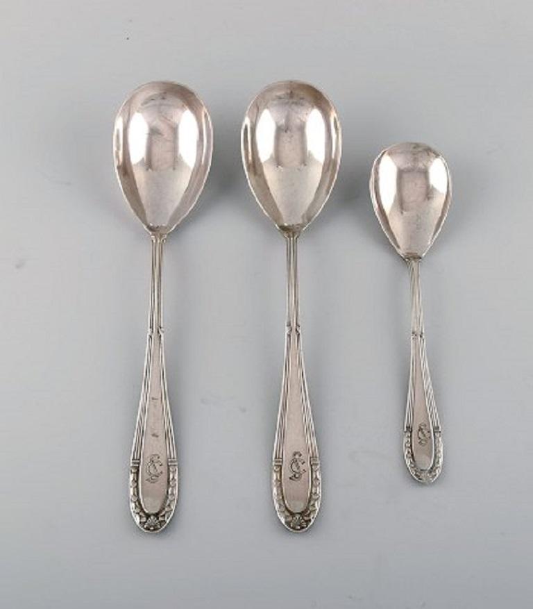 Acht F&K-Servierteile aus versilbertem Silber, 1930er Jahre (Art déco) im Angebot