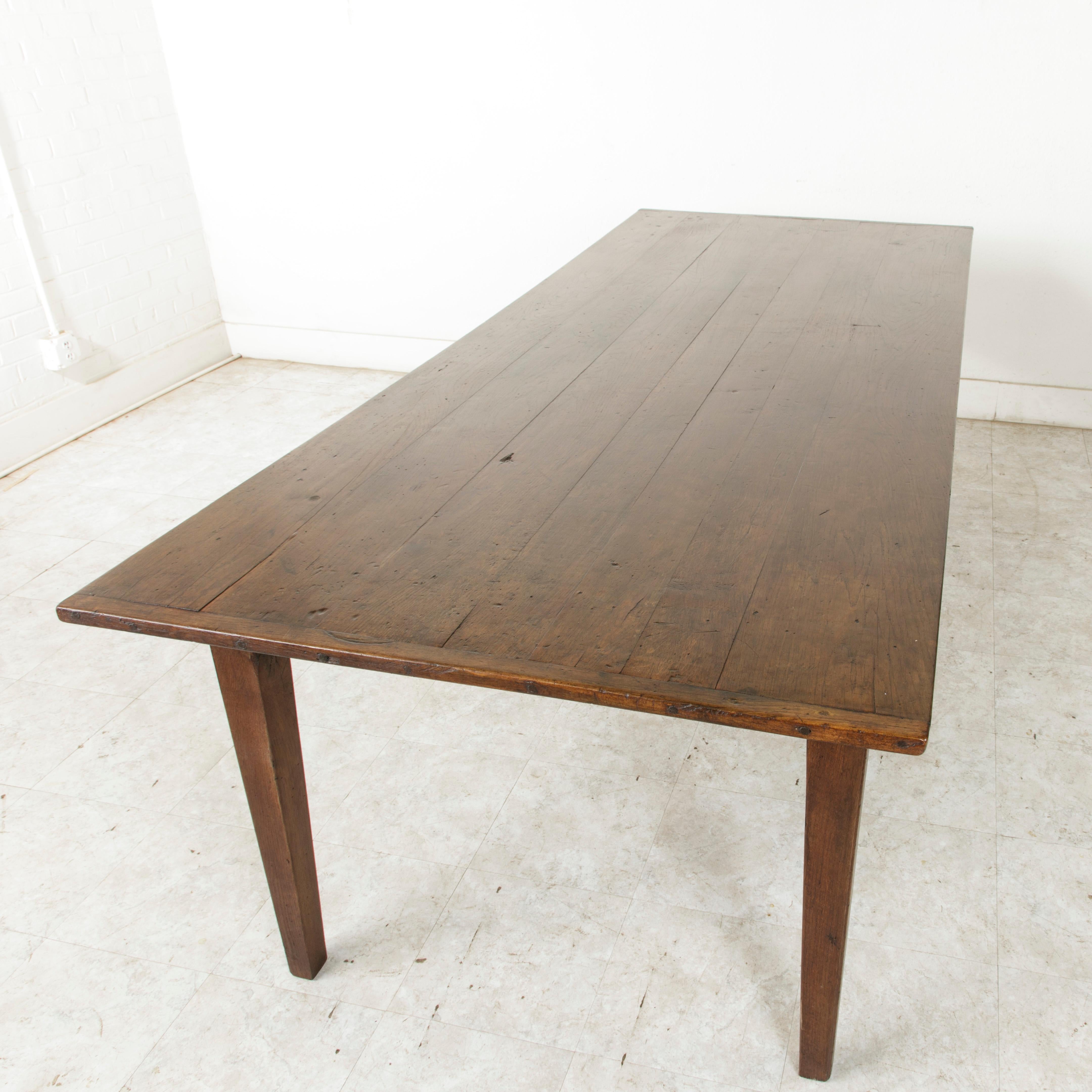 Long French Oak Farm Table or Dining Table with Two Drawers, circa 1900  In Good Condition In Fayetteville, AR