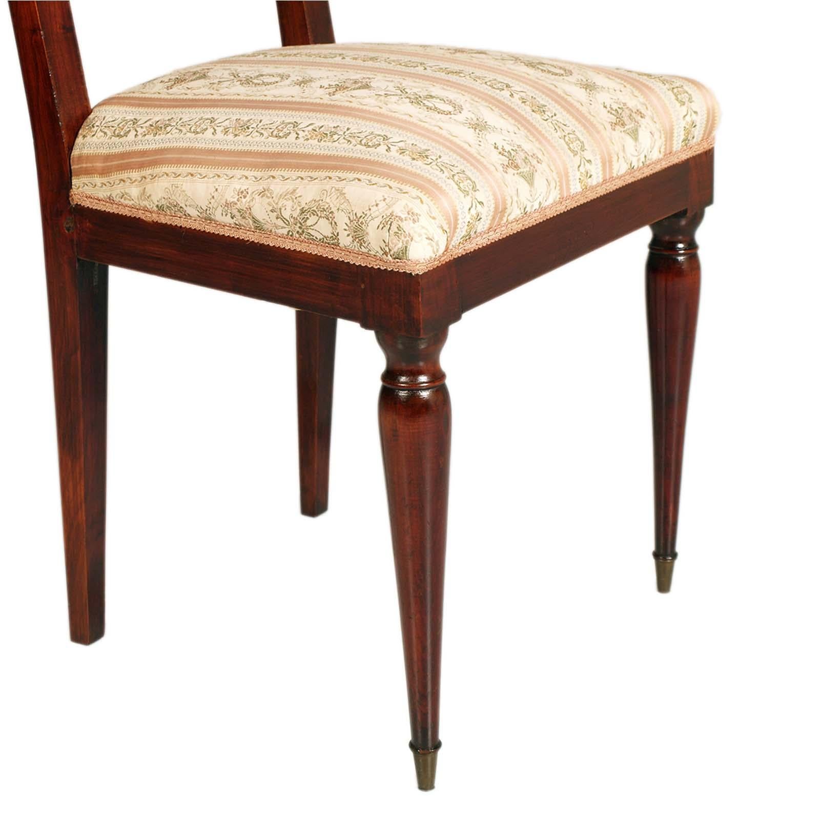 Mogano Otto sedie in stile gotico francese, mogano anni '40, attribuite a Charles Dudouyt in vendita