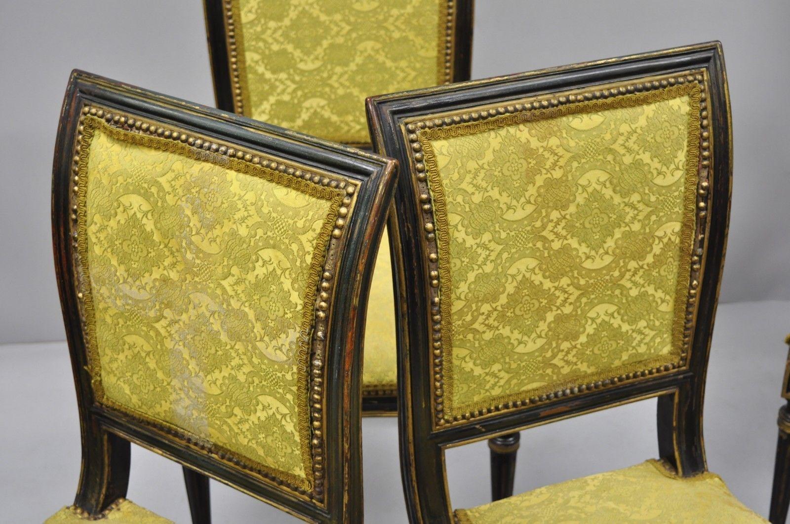 Acht französische gepolsterte Esszimmerstühle mit quadratischer Rückenlehne im Regency-Stil im Zustand „Gut“ in Philadelphia, PA