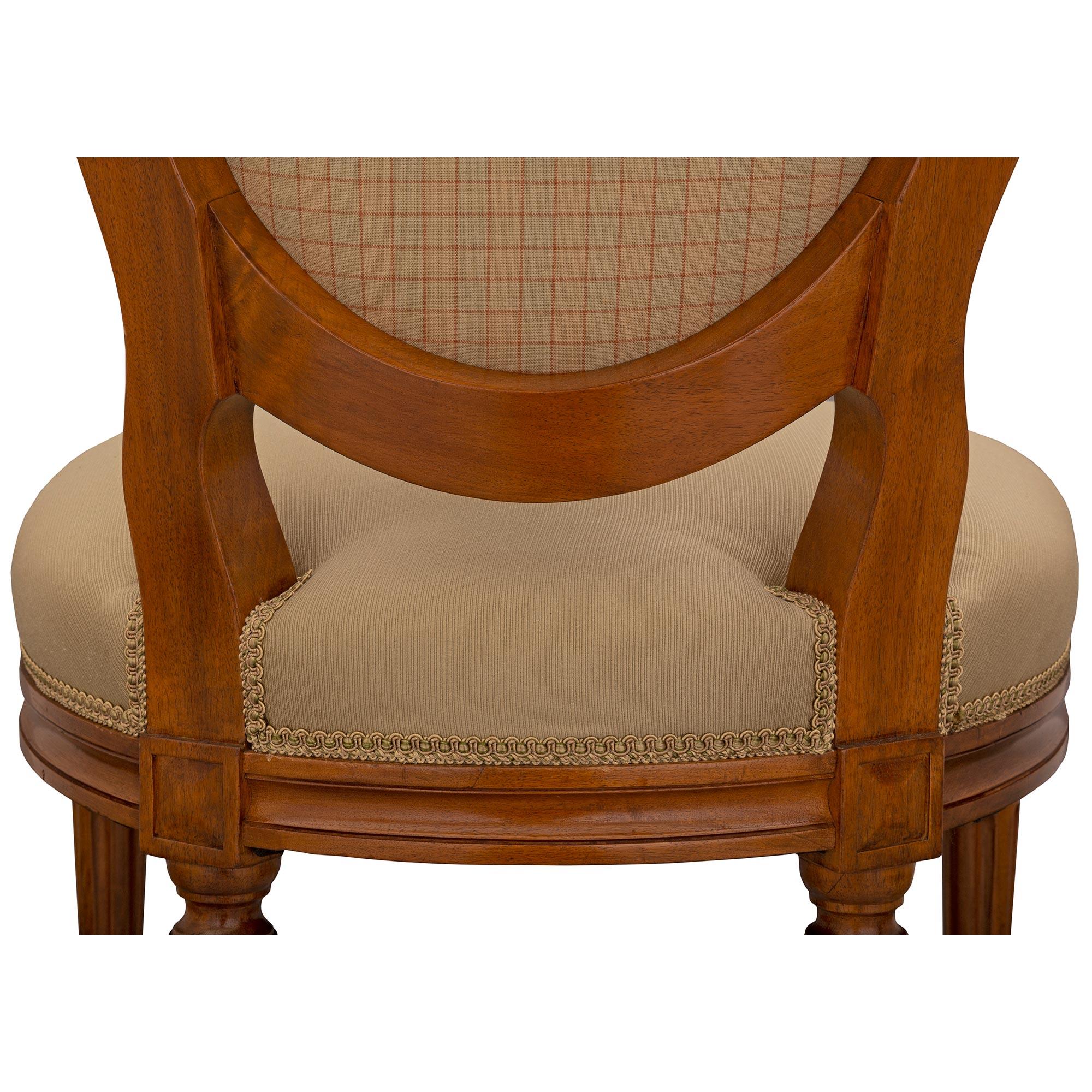eight French turn of the century Louis XVI st. Walnut dining chairs For Sale 4
