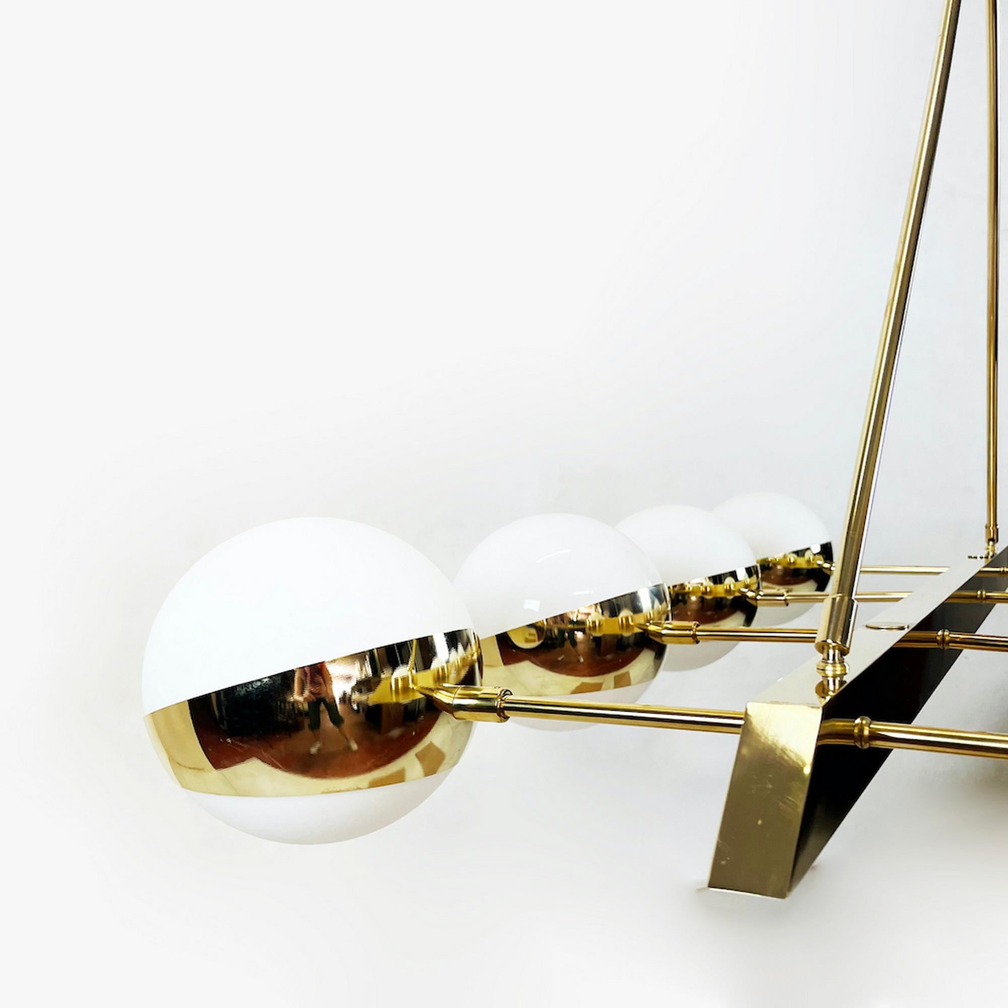 Lustre en laiton à huit globes de verre Neuf - En vente à Bochum, NRW