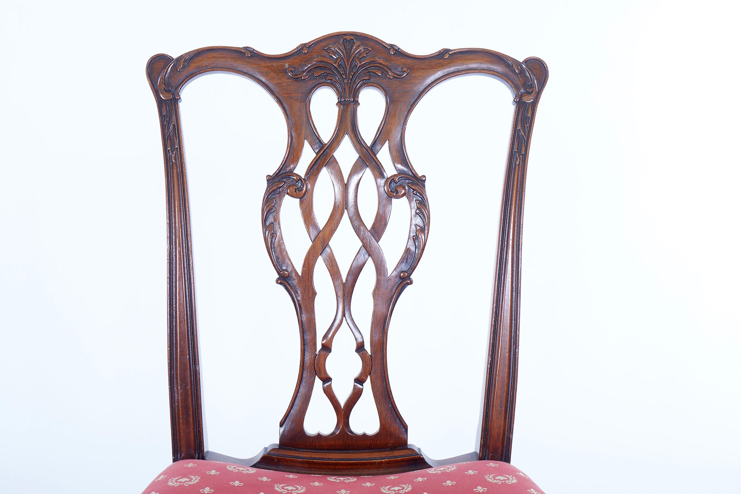 Eight Hand Carved Mahogany Dining Chair Set In Good Condition In Tarry Town, NY