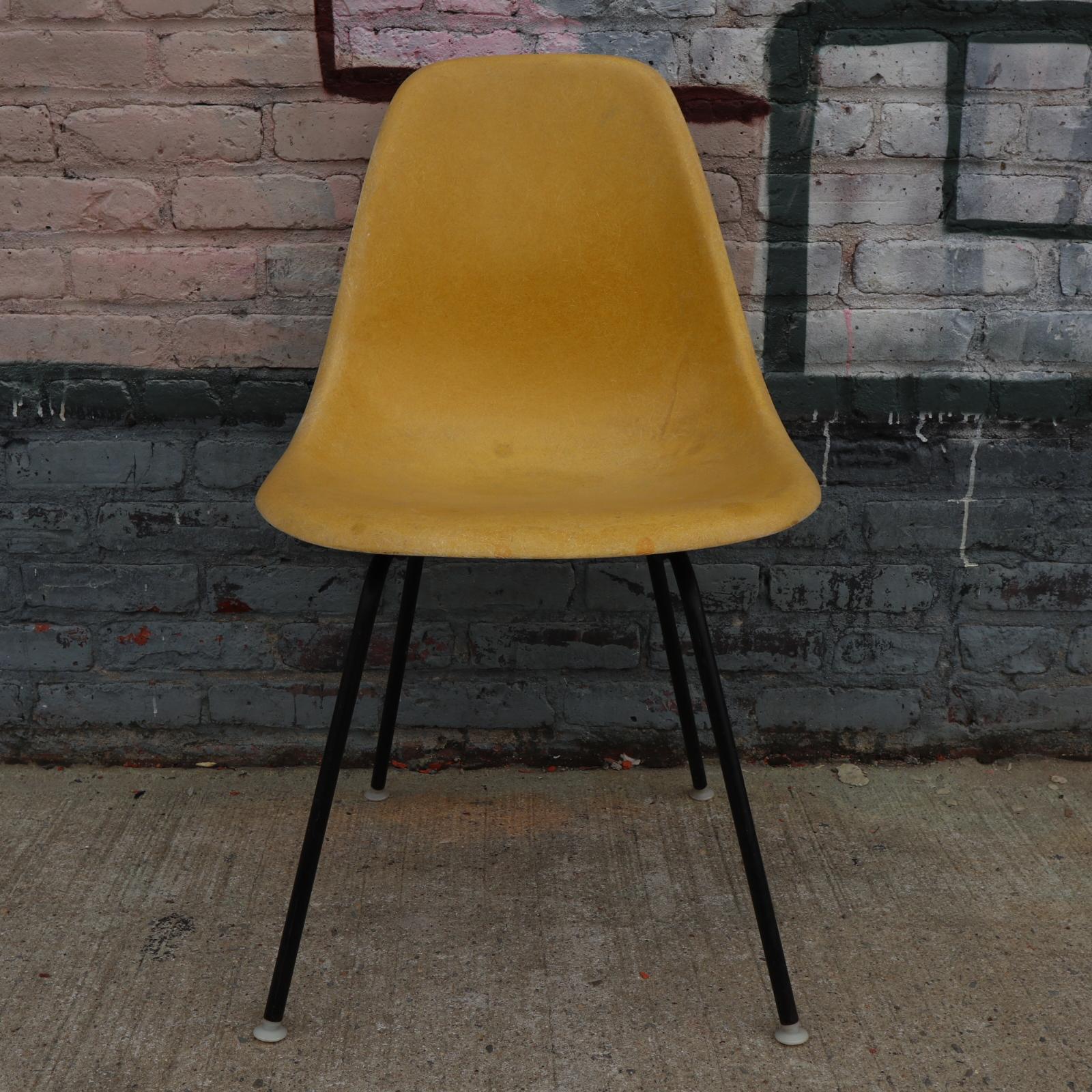 Eight Herman Miller Eames Multicolored Dining Chairs In Good Condition In Brooklyn, NY