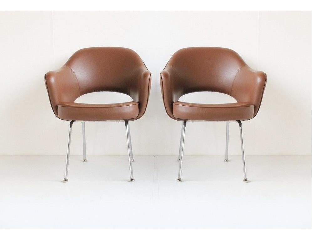 Mid-Century Modern Eight Iconic Eero Saarinen for Knoll Brown Executive Chairs