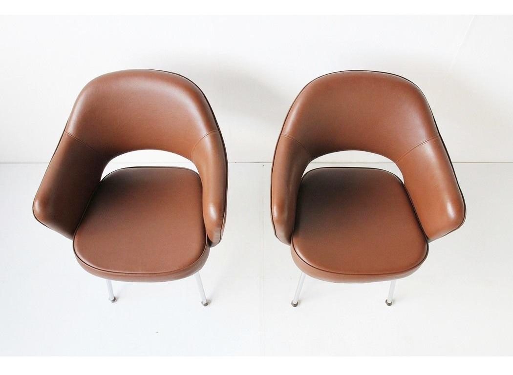 Eight Iconic Eero Saarinen for Knoll Brown Executive Chairs In Good Condition In Dallas, TX