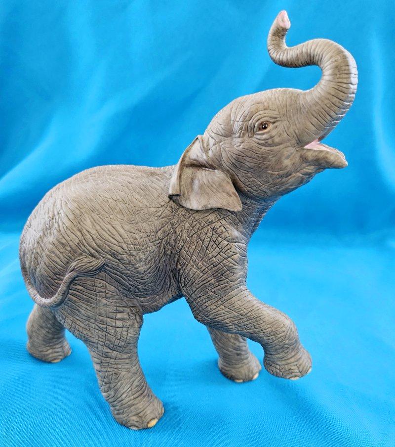Escultura de elefante de porcelana Lenox de ocho pulgadas, 