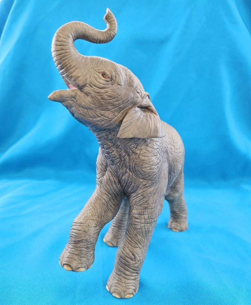 Escultura de elefante de porcelana Lenox de ocho pulgadas, 