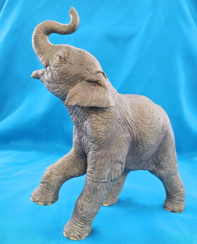 Escultura de elefante de porcelana Lenox de ocho pulgadas, 