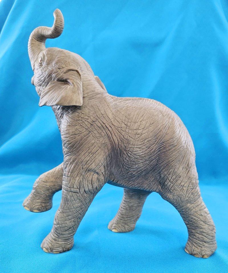 Escultura de elefante de porcelana Lenox de ocho pulgadas, 