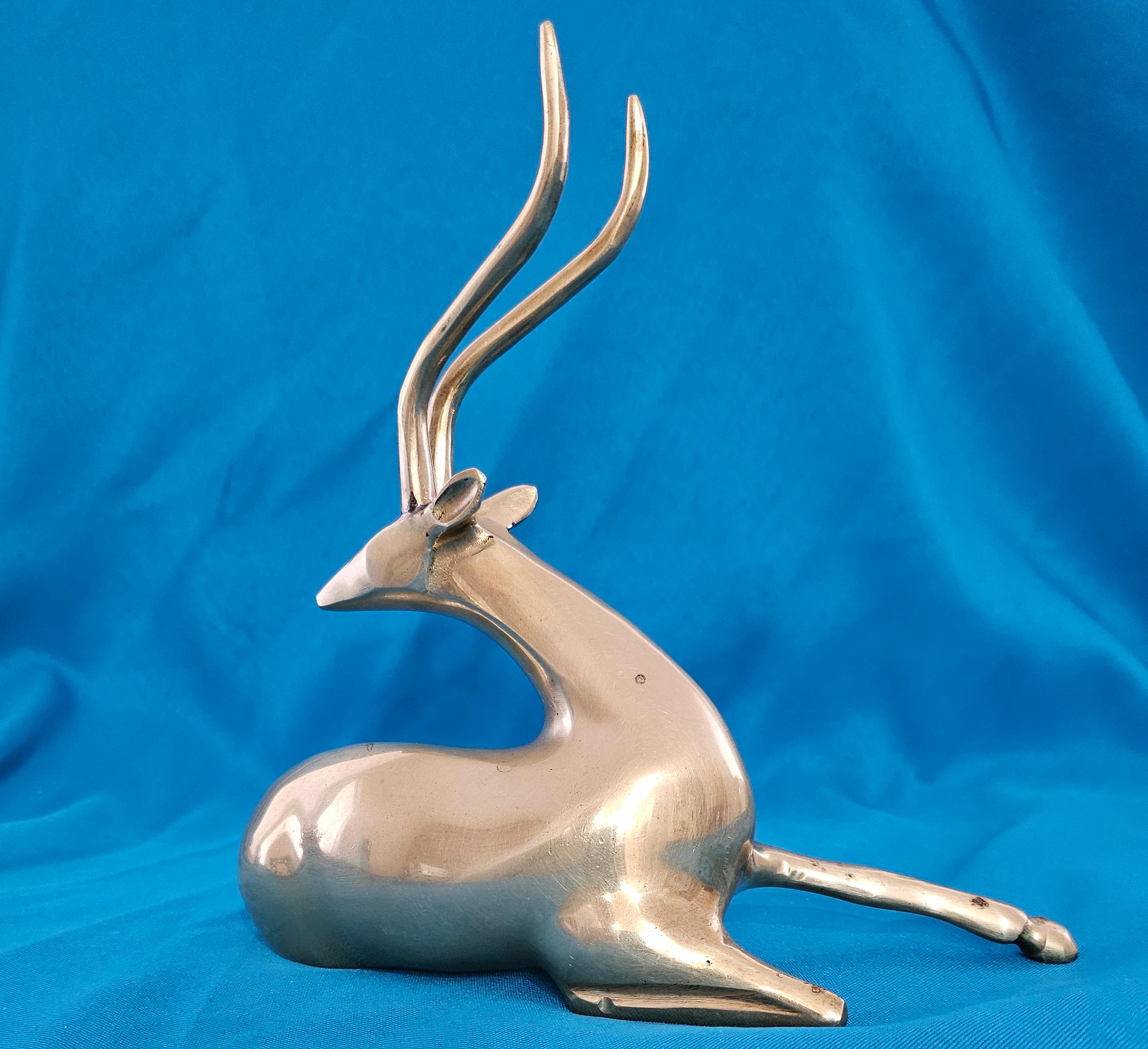 Escultura Antílope/Gacela de latón MCM de ocho pulgadas Estilo Loet Vanderveen en Bueno estado para la venta en Warrenton, OR