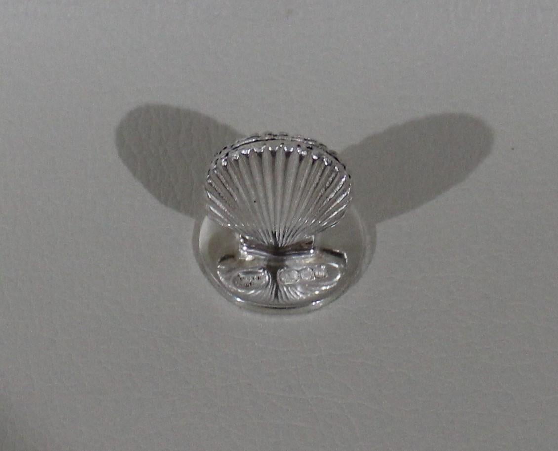 Late 20th Century Eight Israel Freeman & Son English Sterling Shell Place Card Holders