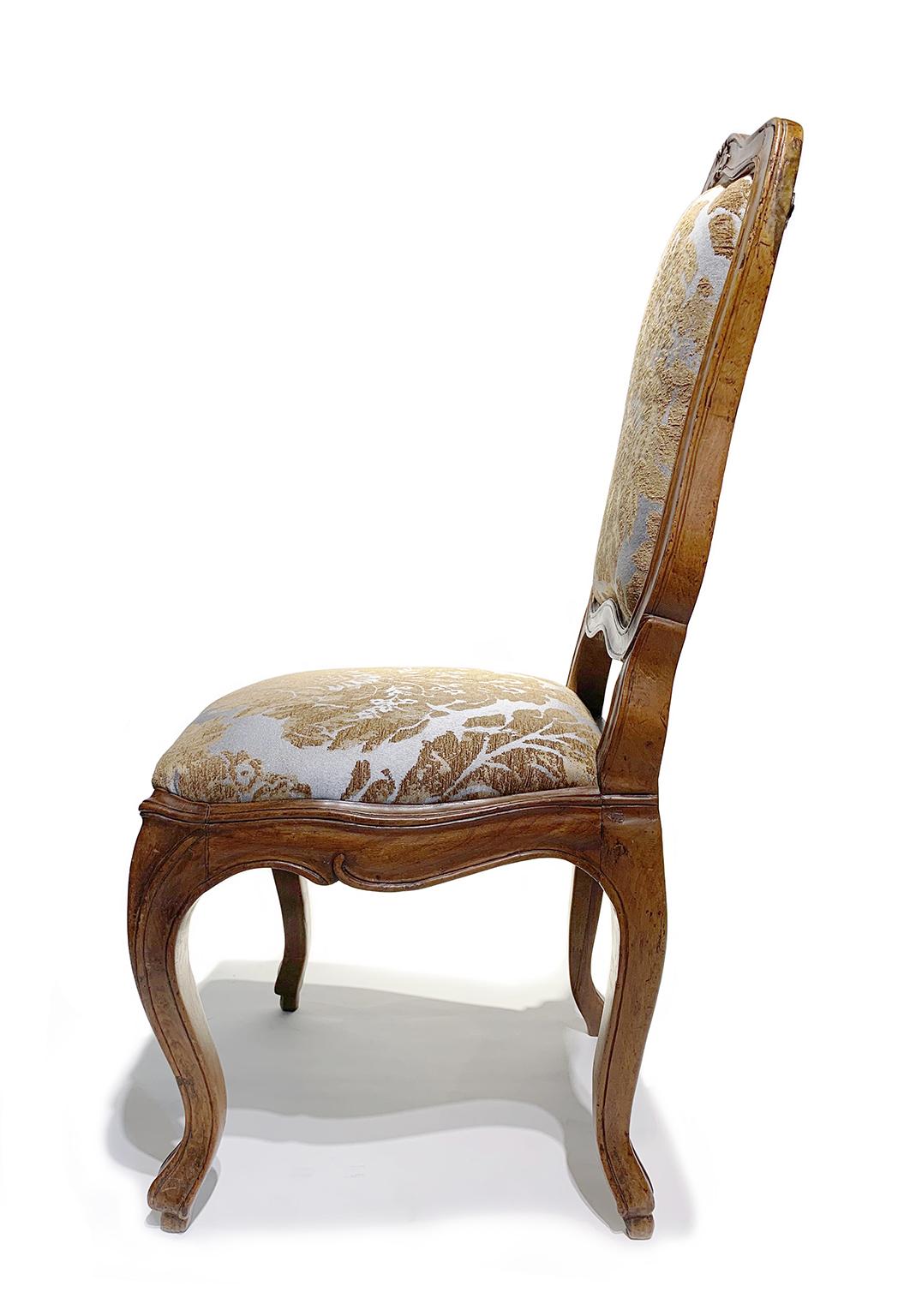 Eight Italian Chairs in Carved Walnut, Genoa, circa 1750 2