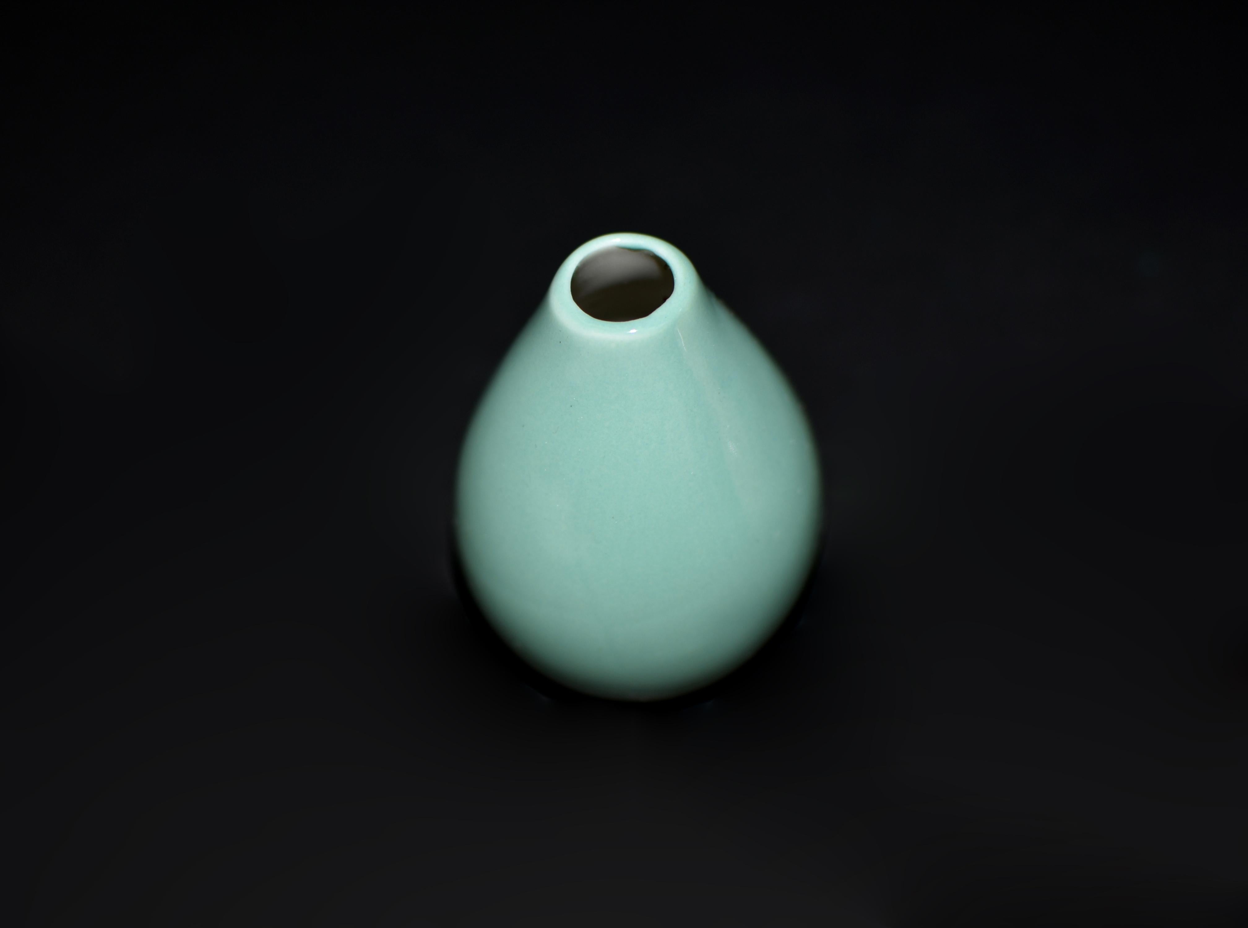 Acht japanische Wabi Sabi Mini-Keramikvasen, Wabi Sabi, schwarzer Diamant im Angebot 8